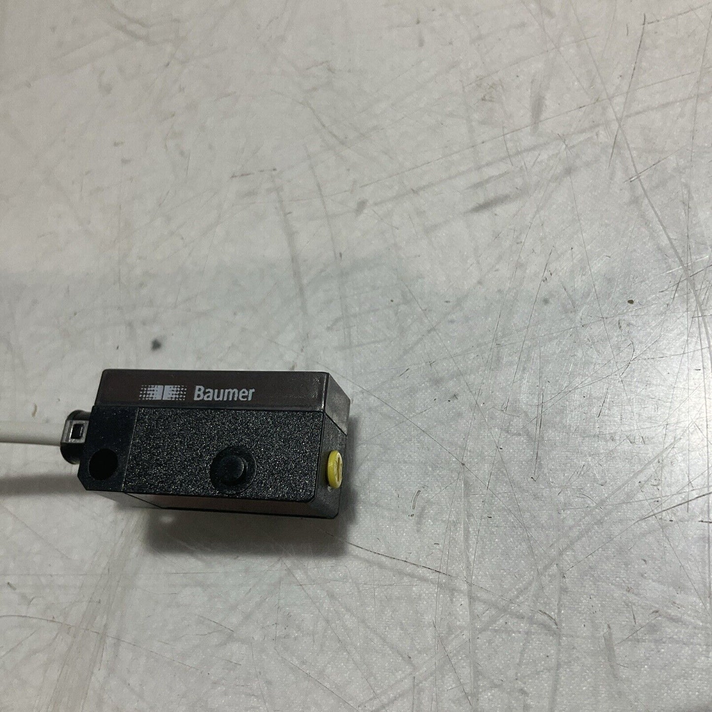 BAUMER FHDK 10P1412/KS35A DIFFUSE PHOTOEYE PHOTOELECTRIC SENSOR ASSEMBLY U3S