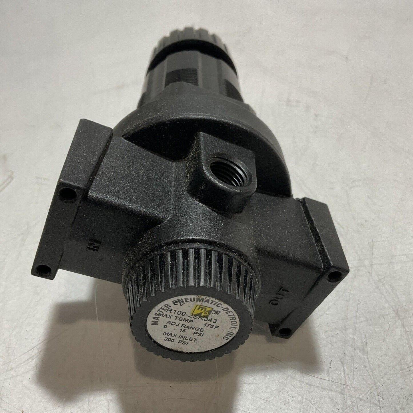 MASTER PNEUMATIC-DETROIT R100-2SR343 REGULATOR 1/4 MAX 175F U3S