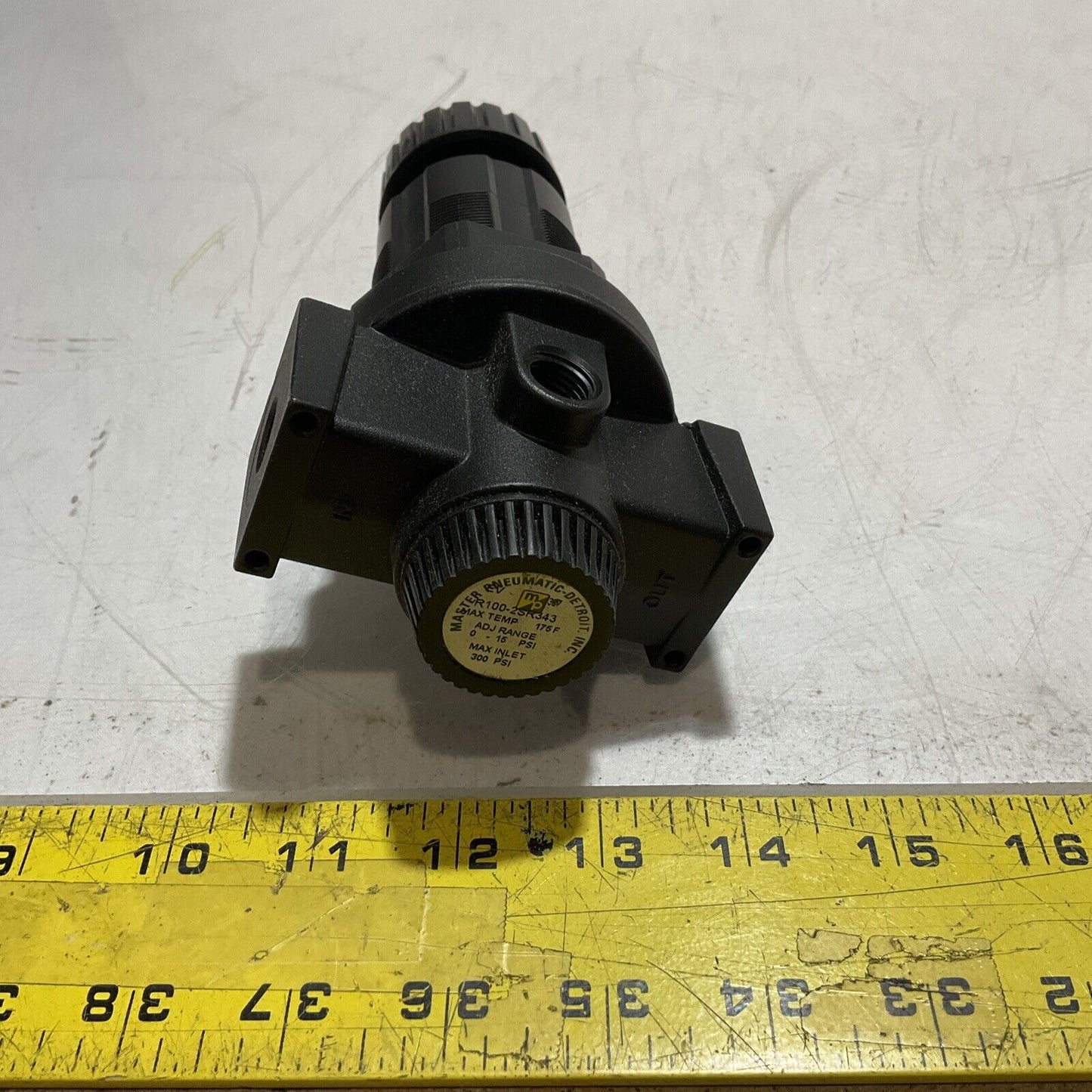 MASTER PNEUMATIC-DETROIT R100-2SR343 REGULATOR 1/4 MAX 175F U3S