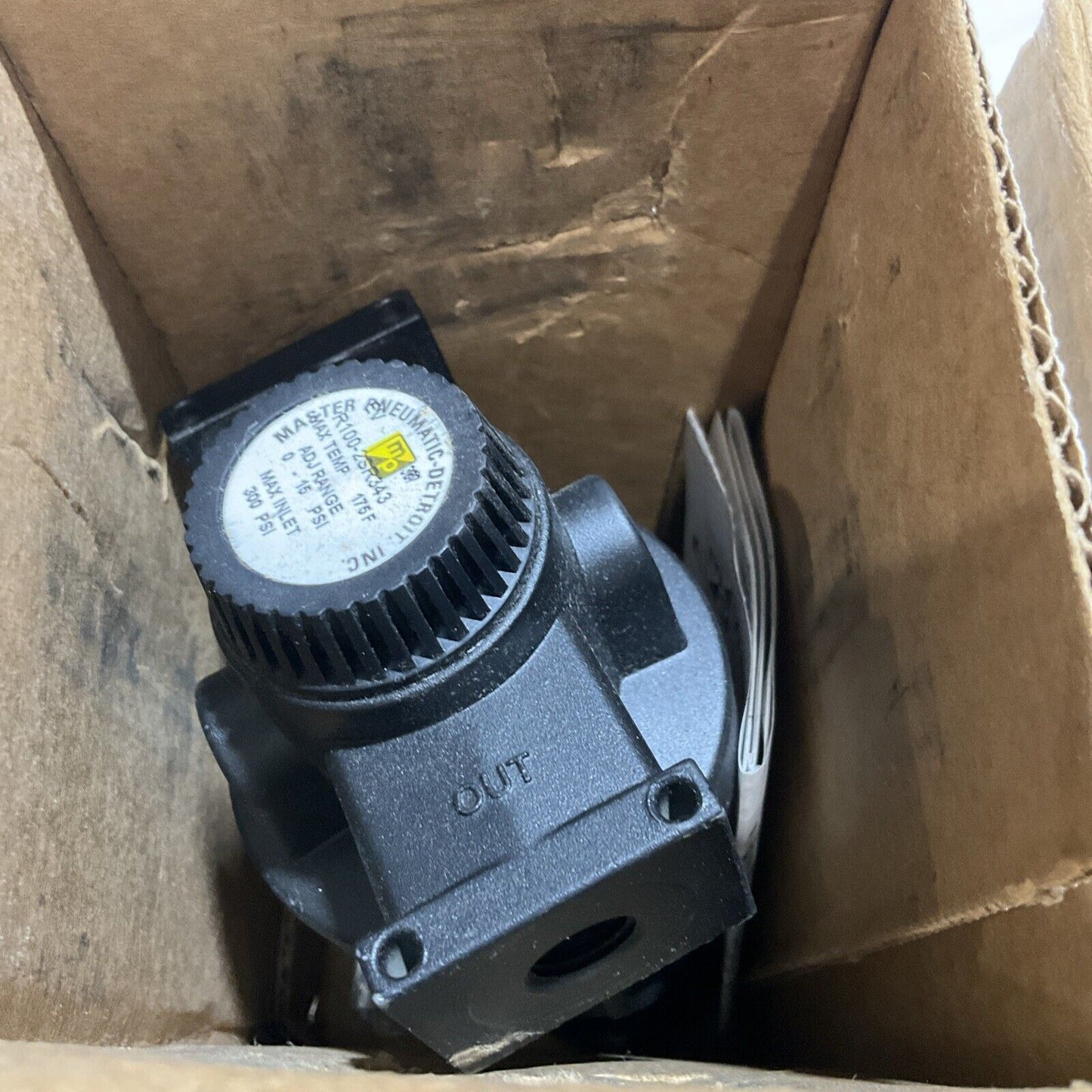 MASTER PNEUMATIC-DETROIT R100-2SR343 REGULATOR 1/4 MAX 175F U3S