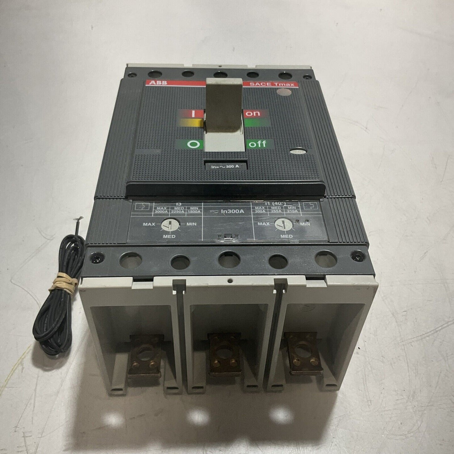 ABB SACE TMAX T5 N 400 MOLDED CASE CIRUIT BREAKER 3 P U3S