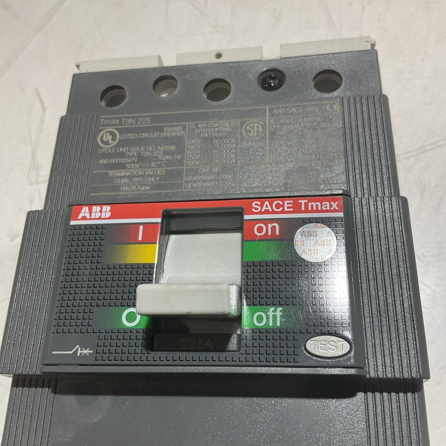 ABB SACE TMAX T3 N 225 CIRCUIT BREAKER 3P W AUX SWITCH U3S