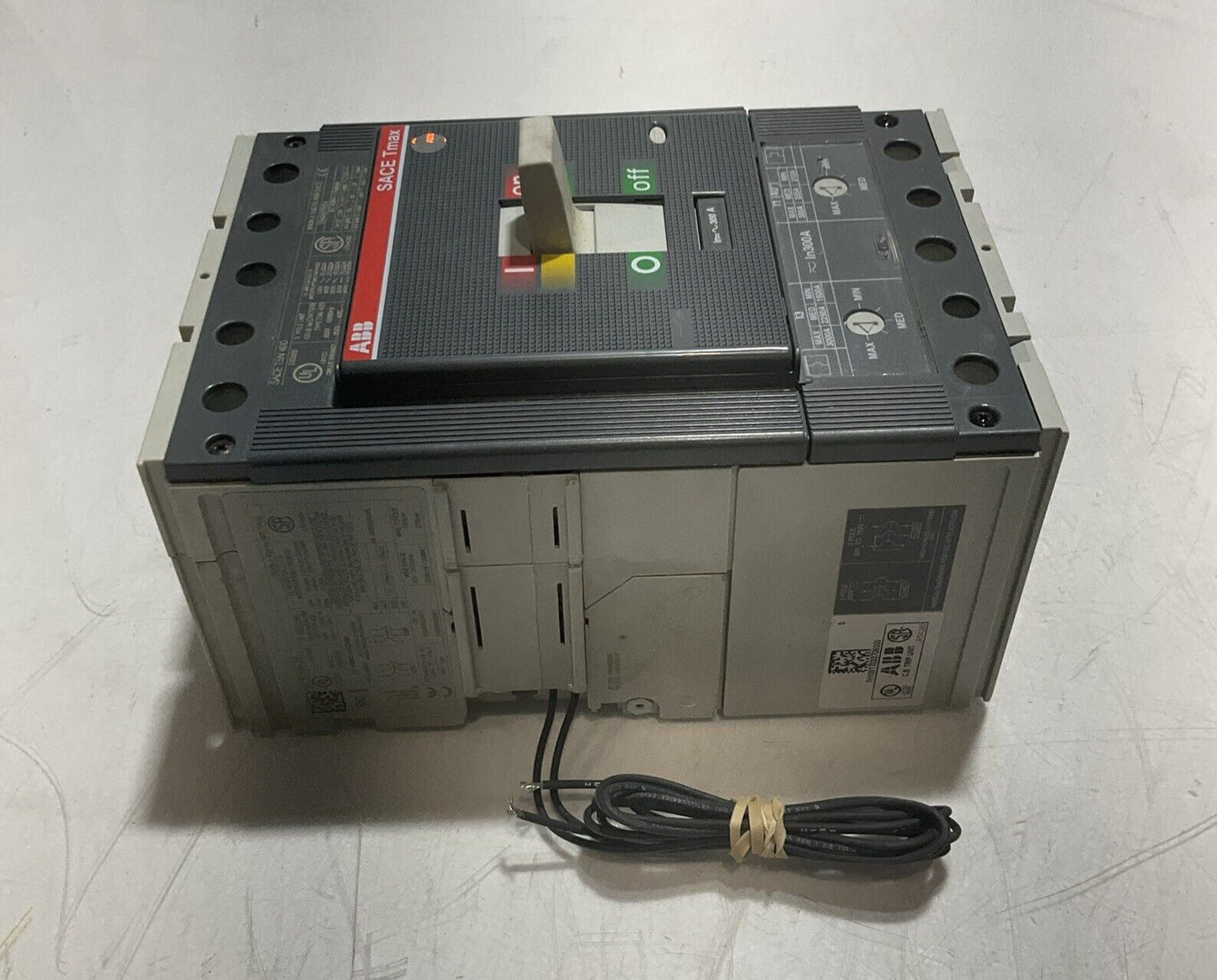 ABB SACE TMAX T5 N 400 MOLDED CASE CIRUIT BREAKER 3 P U3S