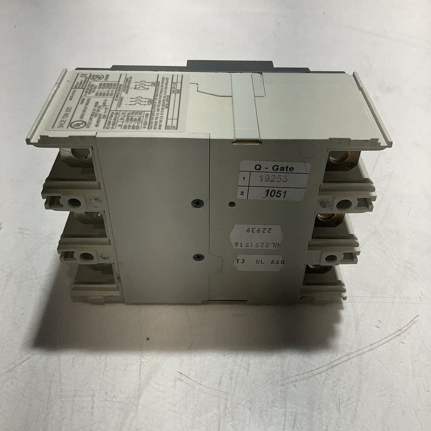 ABB SACE TMAX T3 N 225 CIRCUIT BREAKER 3P W AUX SWITCH U3S