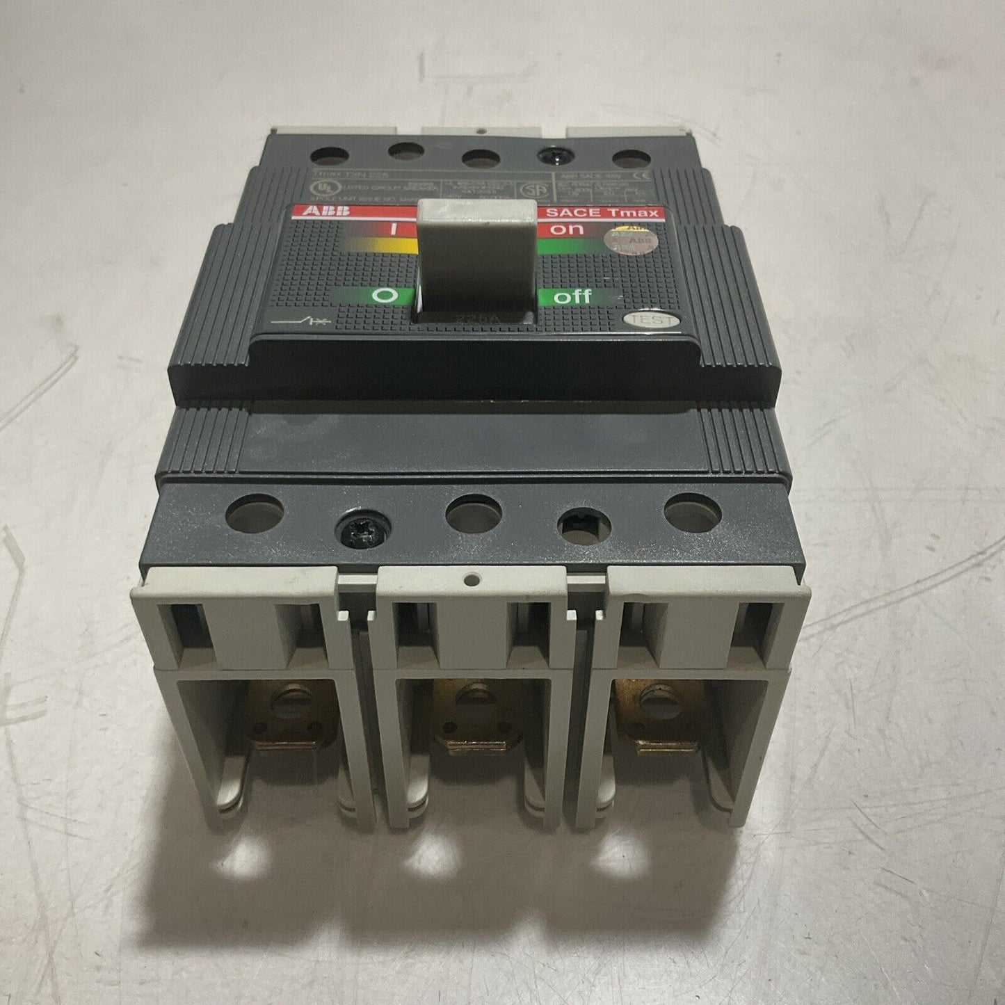 ABB SACE TMAX T3 N 225 CIRCUIT BREAKER 3P W AUX SWITCH U3S