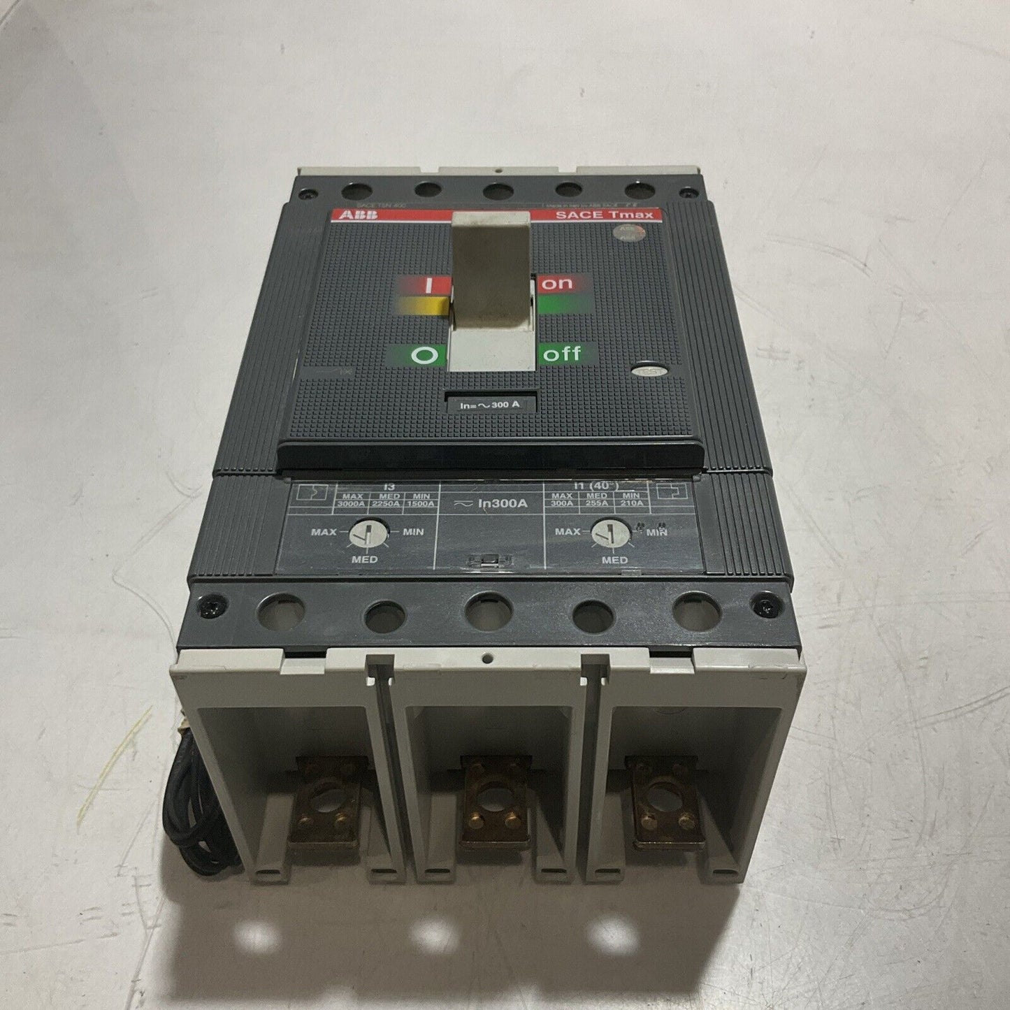 ABB SACE TMAX T5 N 400 MOLDED CASE CIRUIT BREAKER 3 P U3S