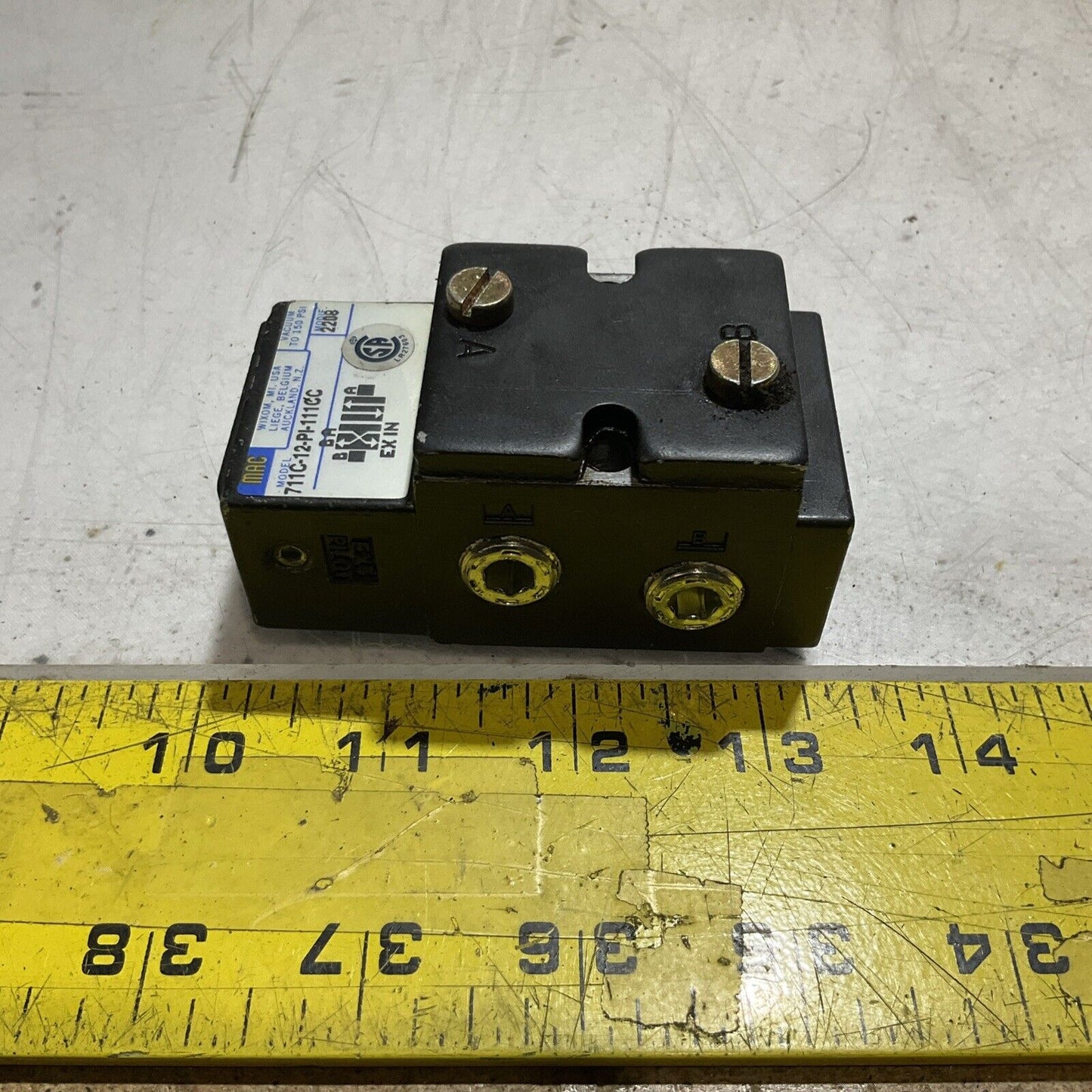 MAC 711C-12-PI-111CC PNEUMATIC VALVE MODEL 2208 U3S