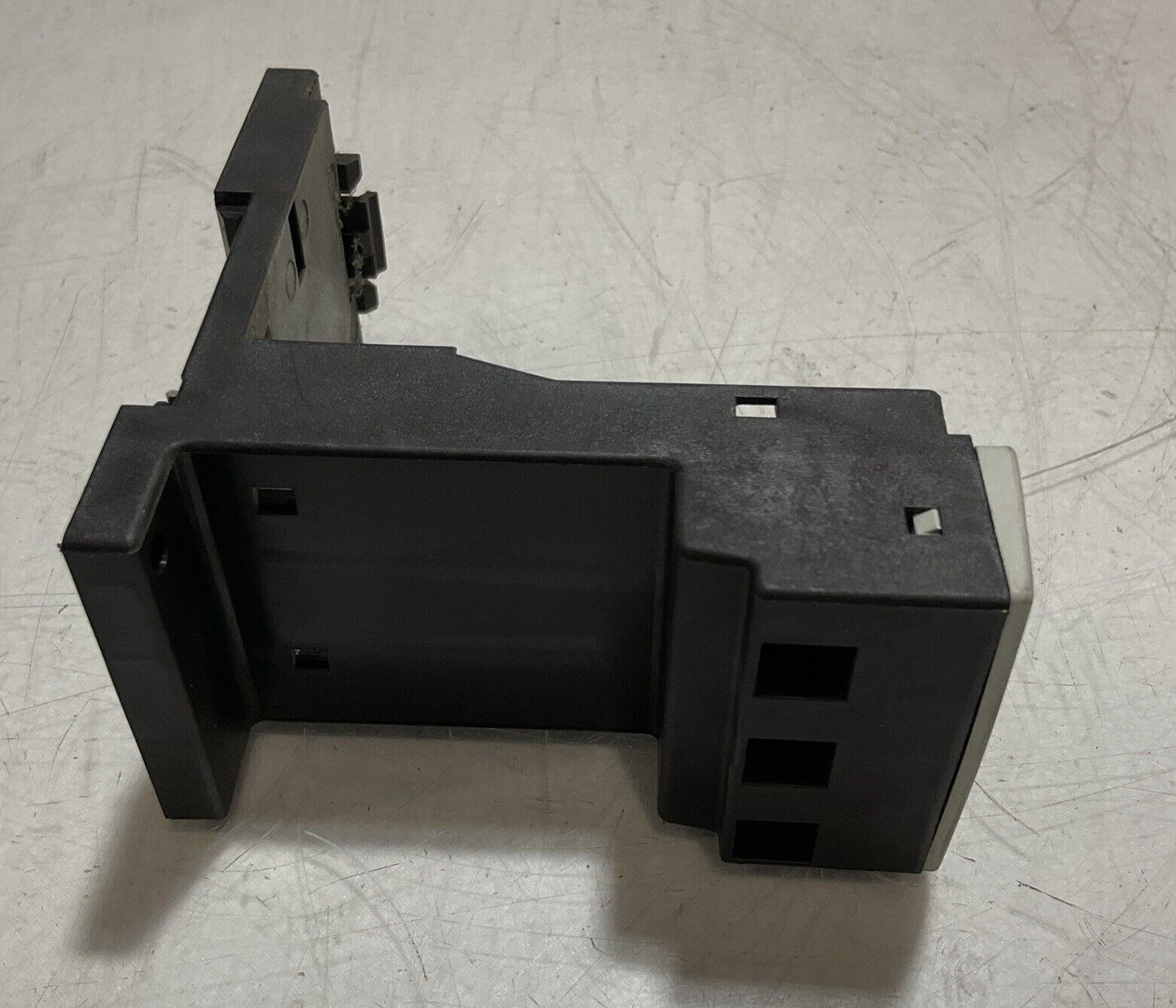 SIEMEN 3RU1926-3AA01  SCREW TERMINAL AUXILIARY SUPPORT N3M