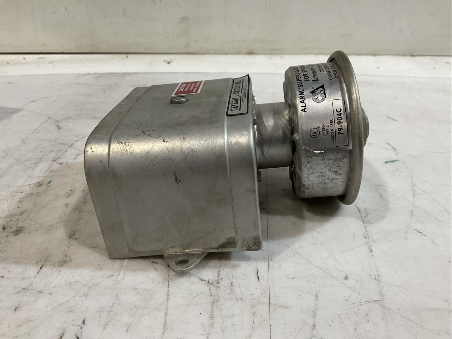 DETROIT 4502204 450 ZT 2P ALARM / SUPERVISORY PRESSURE SWITCH 8 PSI 373