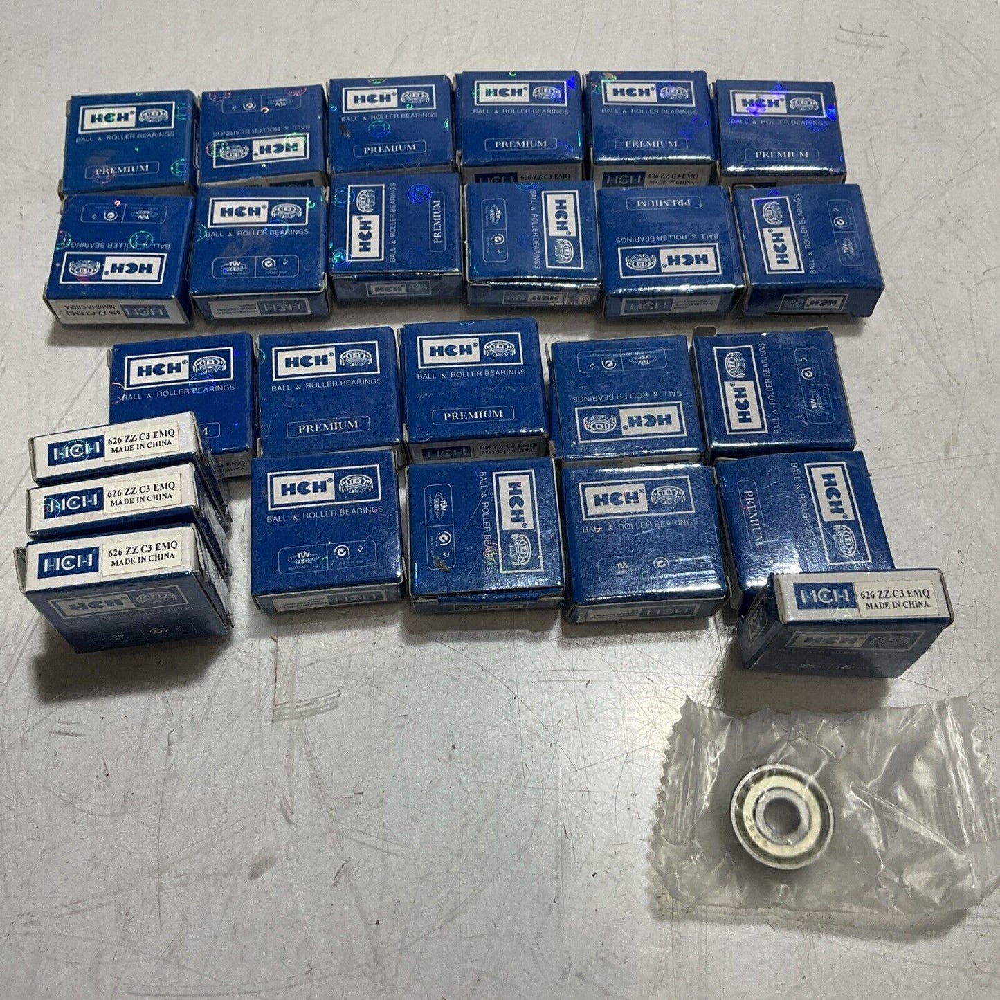 HCH 626 ZZ C3 EMQ BALL AND ROLLER BEARINGS LOT OF 25 R7T