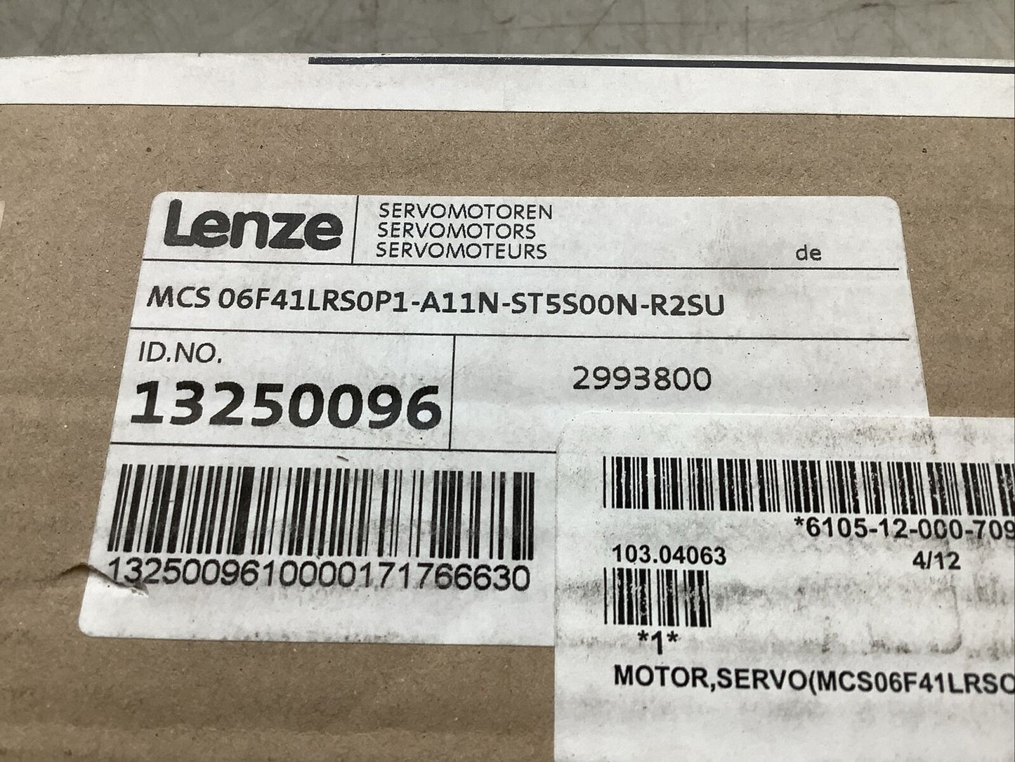 LENZE MCS 06F41LRS0P1-A11N-ST5S00N-R2SU SERVO MOTOR 4050RPM 165V 0.68HP U3S