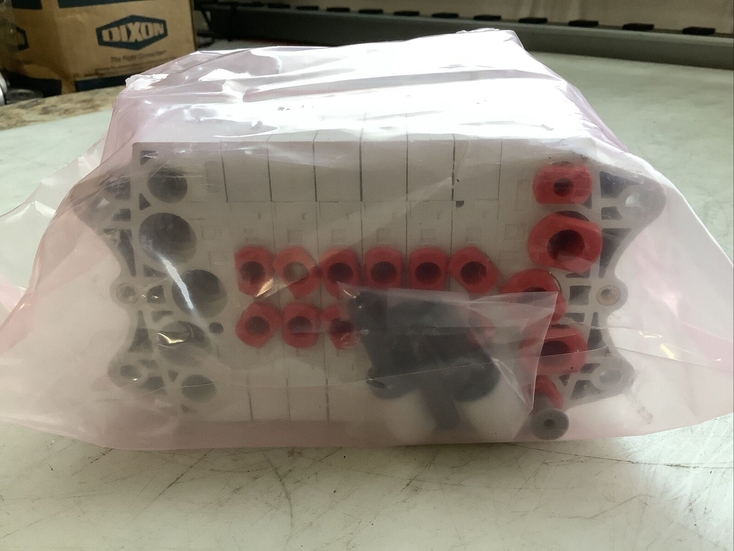 NORGREN VM1006001US VALVE MANIFOLD VM10 6-ST VLV STK U3S