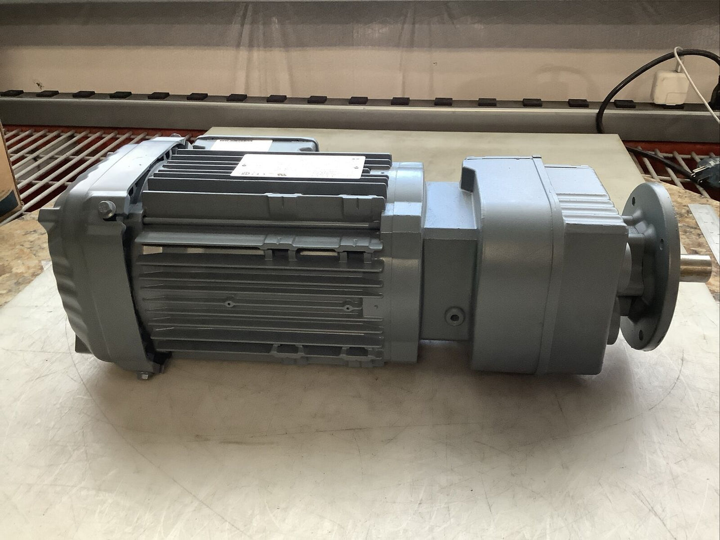 SEW RF17 DRN80M4/TH GEARMOTOR 3P 1751RPM 60HZ 0.75KW U3S