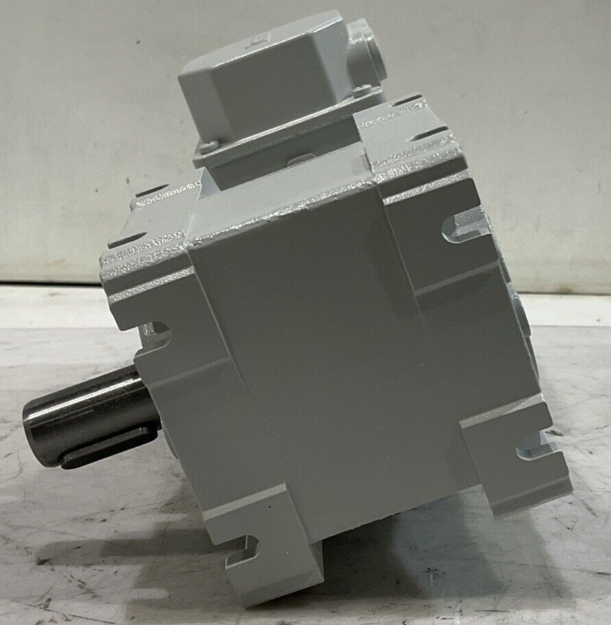 LENZE GKR03-2M VBR 063C32 MDEMAXX 063-32 50HZ 3-MOT EN60034 GEARBOX MOTOR U3S