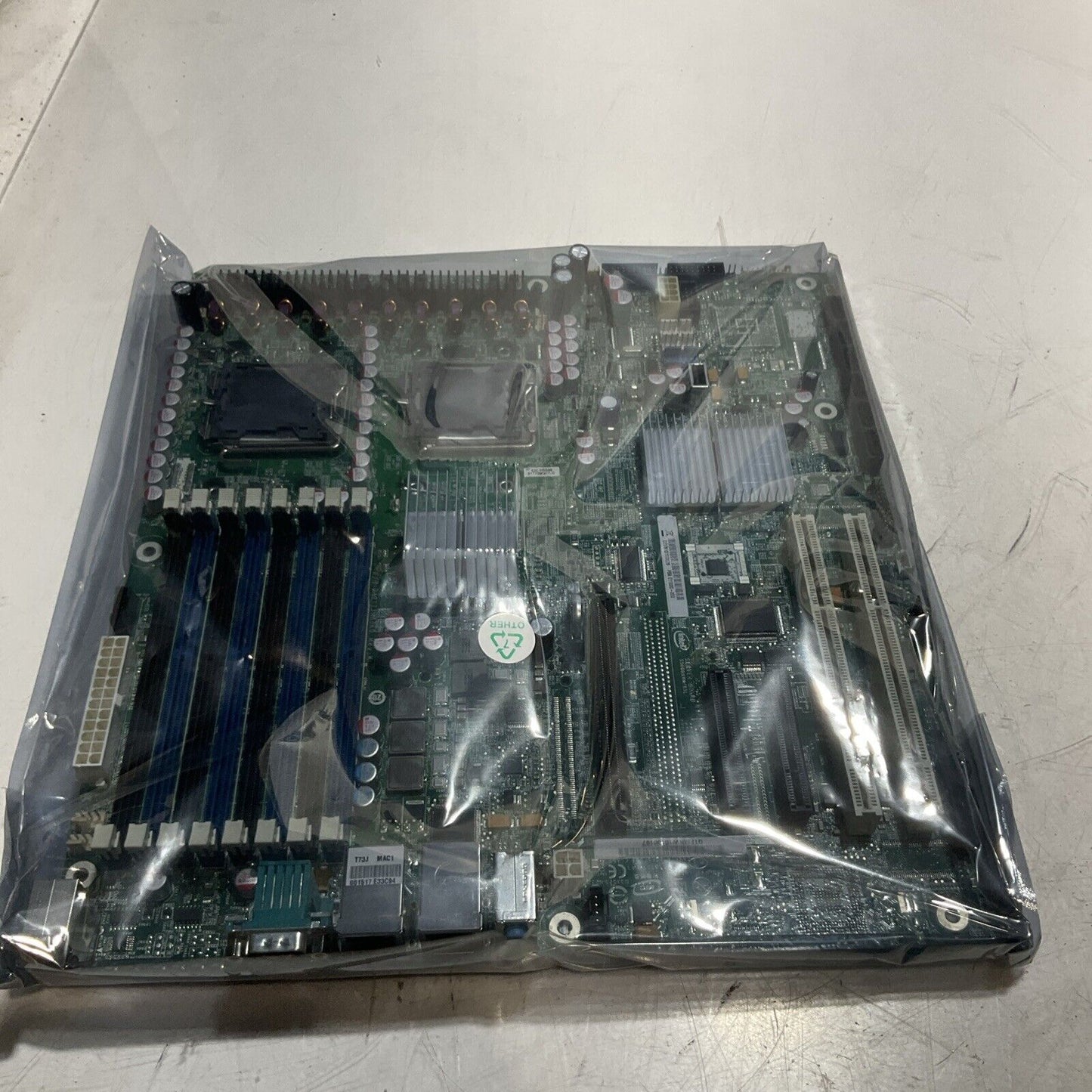 INTEL  S5000XVN MOTHERBOARD FOR MULTI-CORE INTEL  XEON DUAL CORE  PROCESSOR  U3S