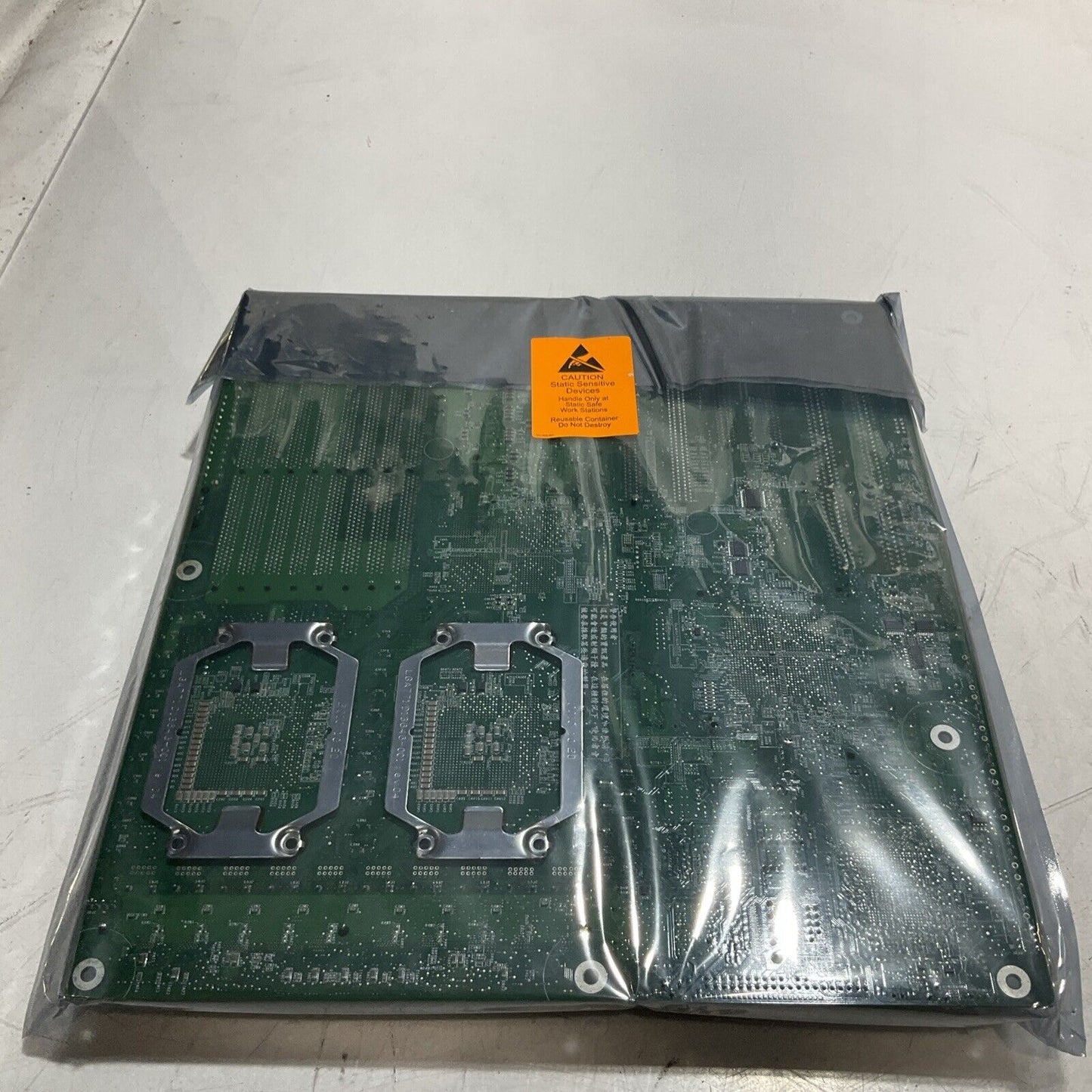 INTEL  S5000XVN MOTHERBOARD FOR MULTI-CORE INTEL  XEON DUAL CORE  PROCESSOR  U3S