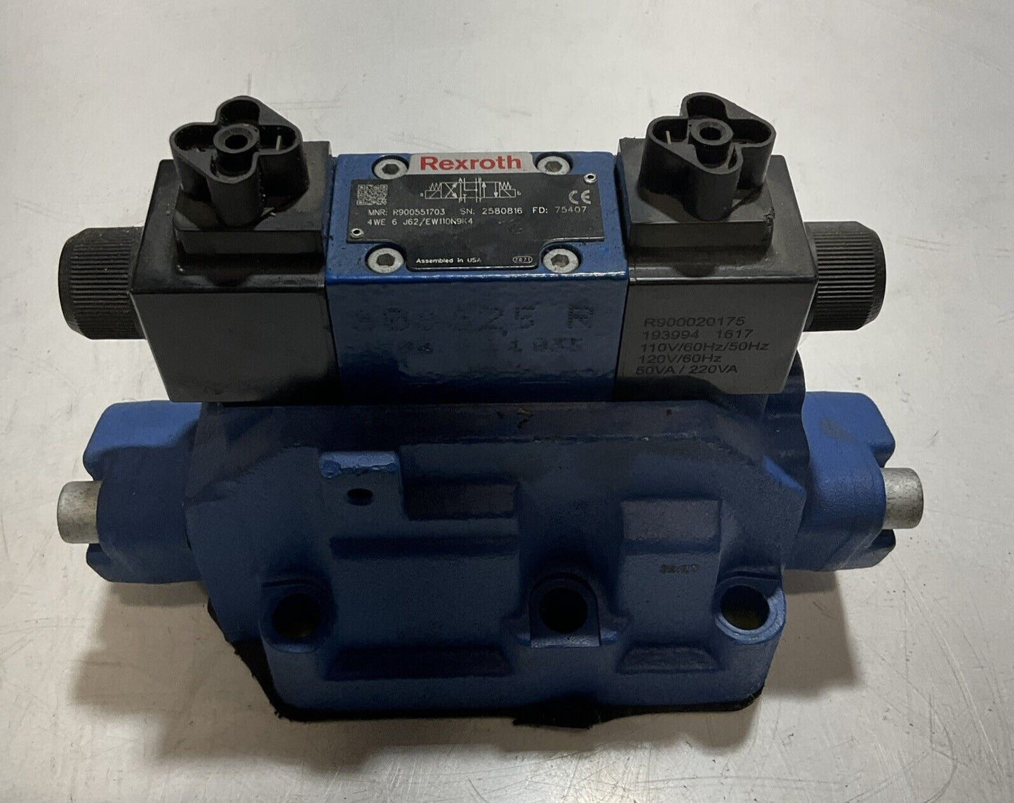 REXROTH R900551703 - R900912919 SOLENOID ACTUATED DIRECTIONAL SPOOL VALVE N3M