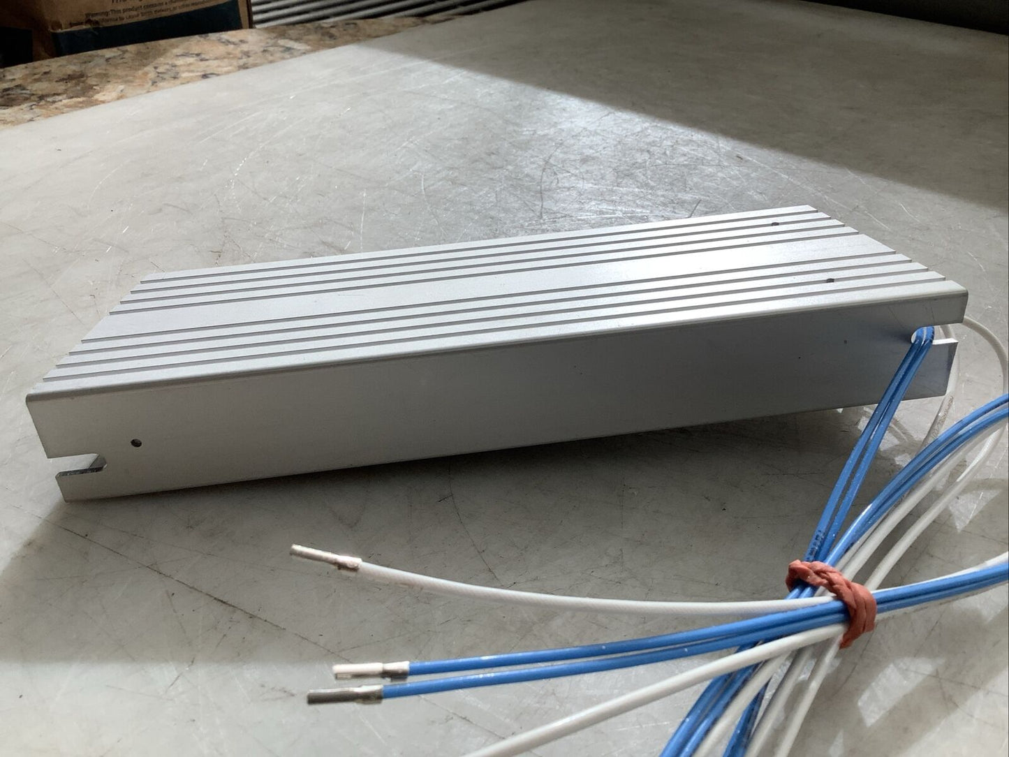 LENZE ERBM082R100W BRAKE RESISTOR 100W 82 OHM U3S