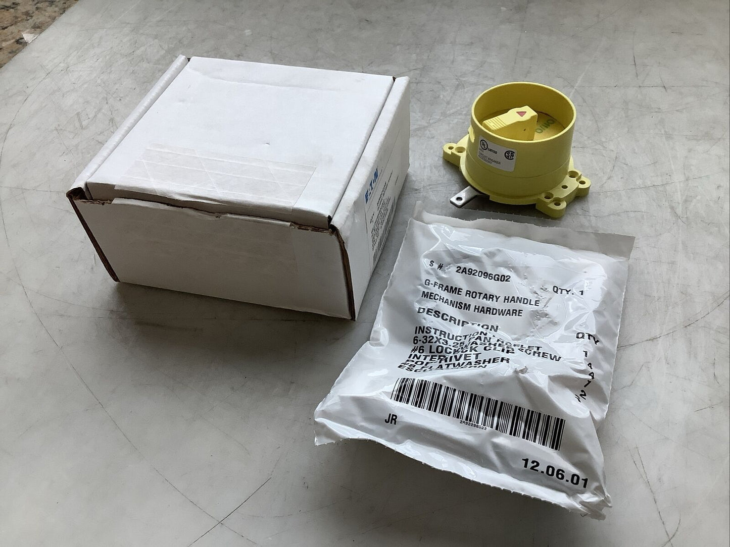EATON HRGCC3S YELLOW SHROUDED ROTARY HANDLE FOR BREAKER SWITCH U3S