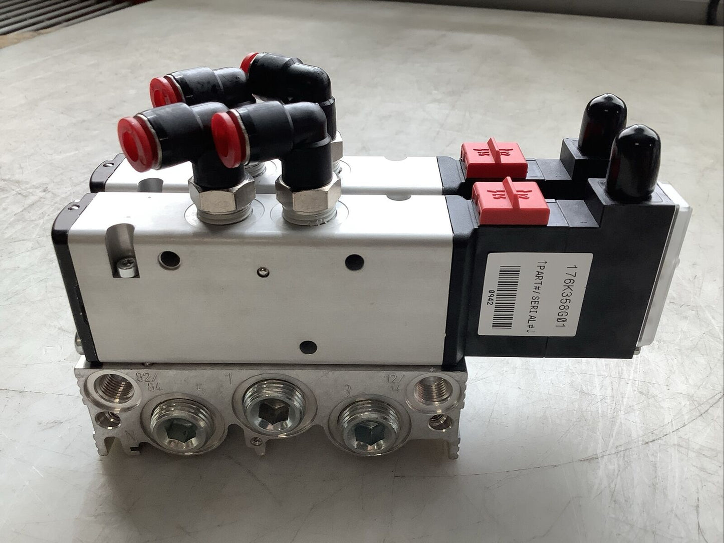 NORGREN V61R511DC213AA SOLENOID VALVE PAIR MANIFOLD 145PSIG U3S
