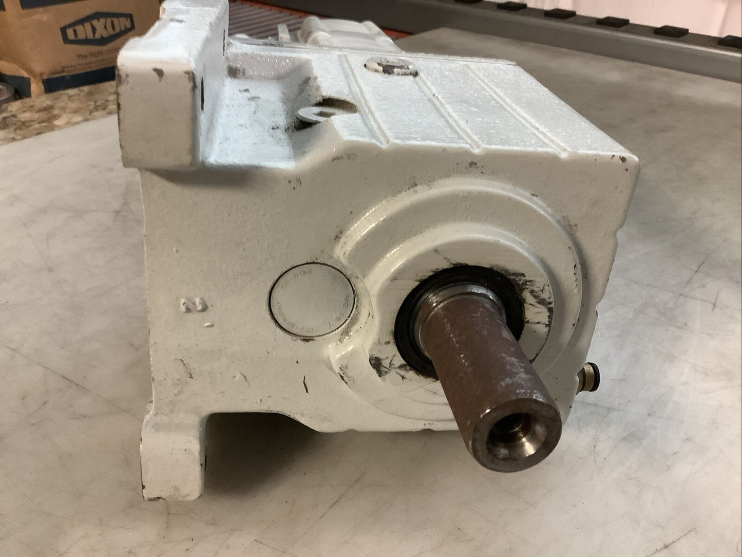 LENZE GST05-2S VBR 09HC41 MCS 09H41LRS0B0-Z0D0-ST5S00N-R2SU SERVO MOTOR U3S