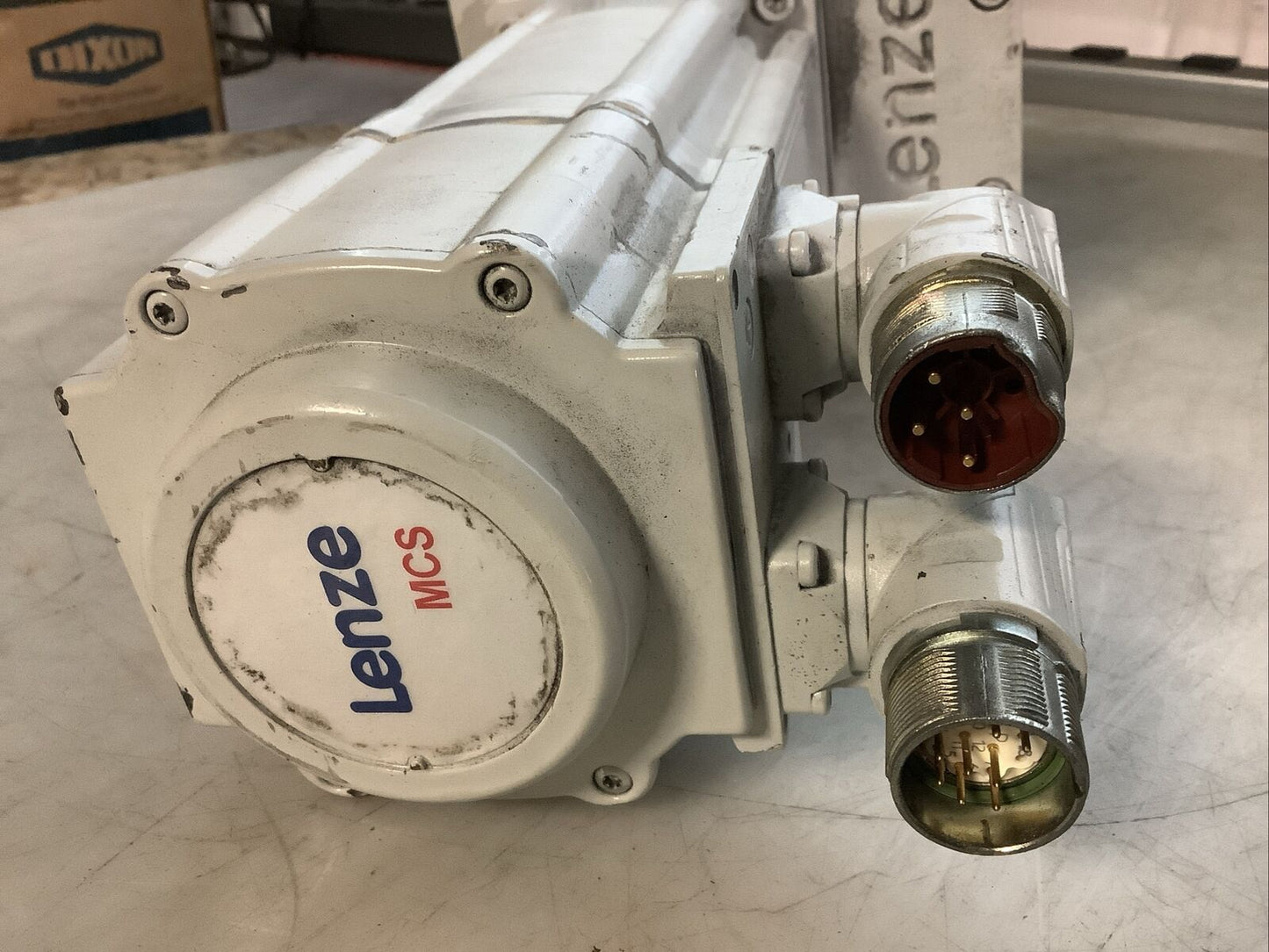 LENZE GST05-2S VBR 09HC41 MCS 09H41LRS0B0-Z0D0-ST5S00N-R2SU SERVO MOTOR U3S