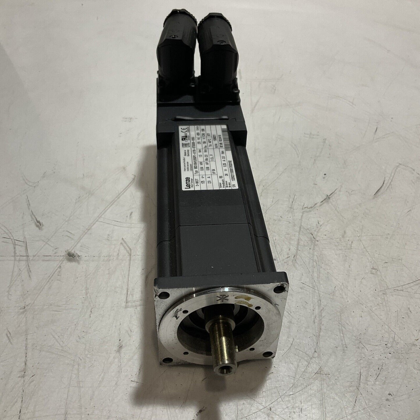 LENZE  MCS06141LRSOP1-A11N-ST5SOON-R0SU SERVO MOTOR  U3S