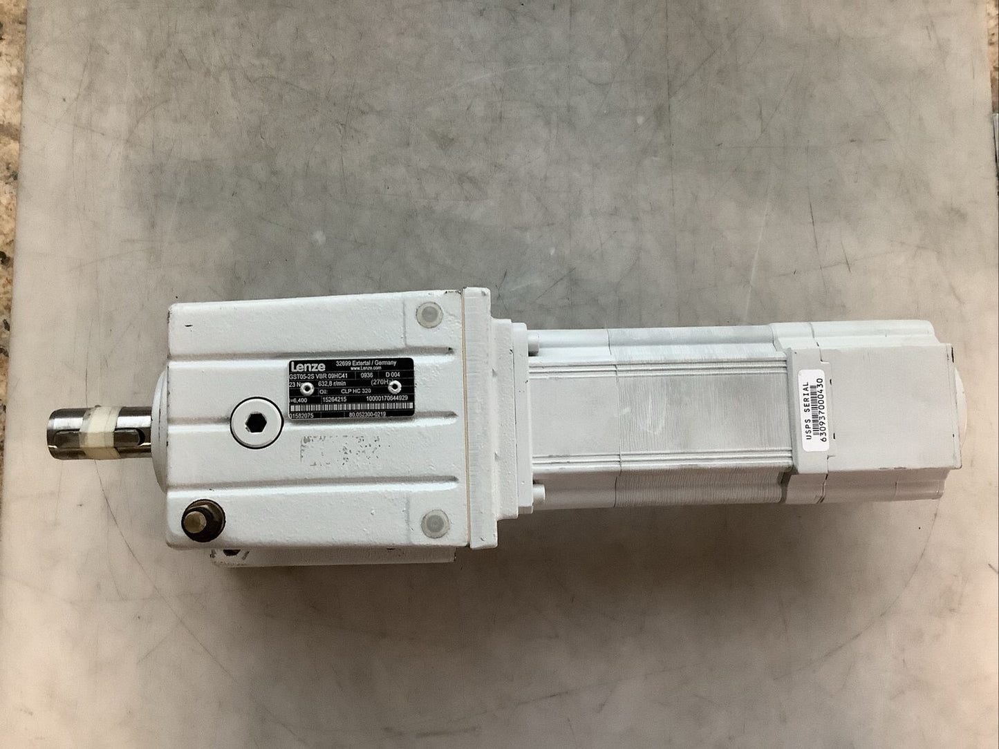 LENZE GST05-2S VBR 09HC41 MCS 09H41LRS0B0-Z0D0-ST5S00N-R0SU SERVO MOTOR U3S