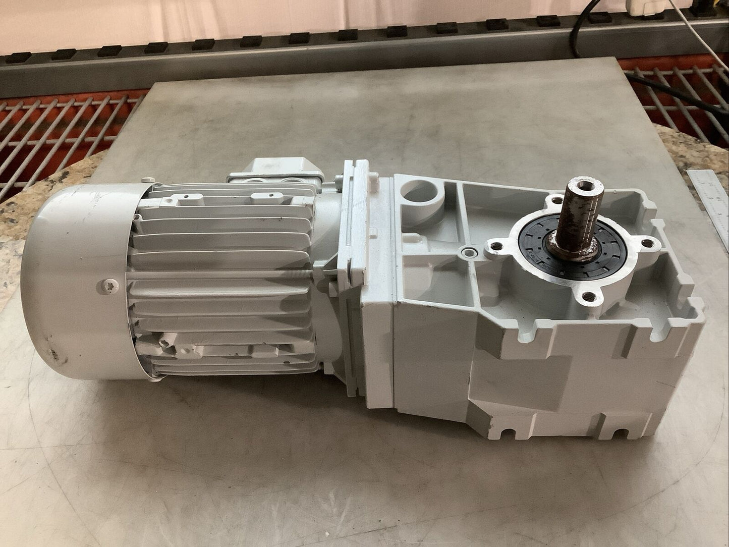 LENZE GKR04-2M VBR 071C42 MDEMAXX 071-42 GEAR MOTOR U3S