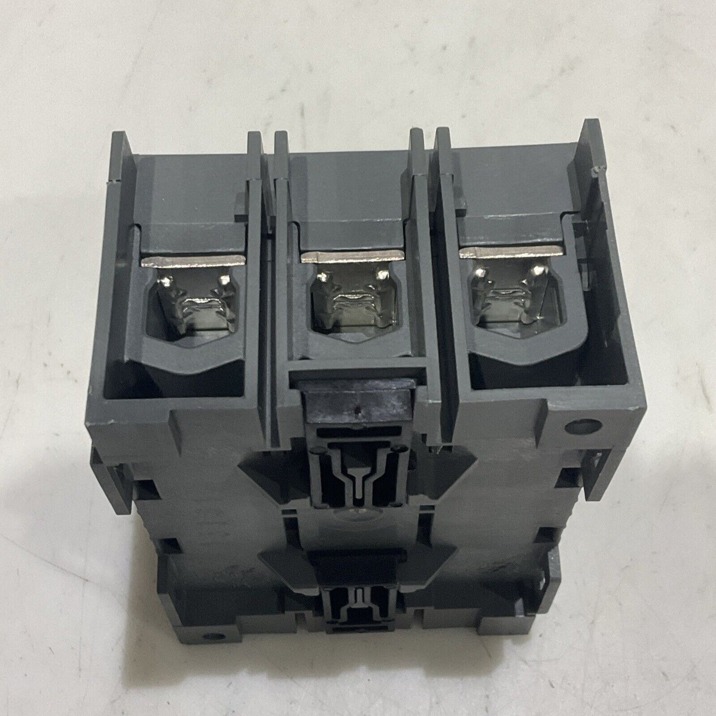 ABB 1SCA105004R1001 OT100F3 DISCONNECTOR SWITCH 100A U3S