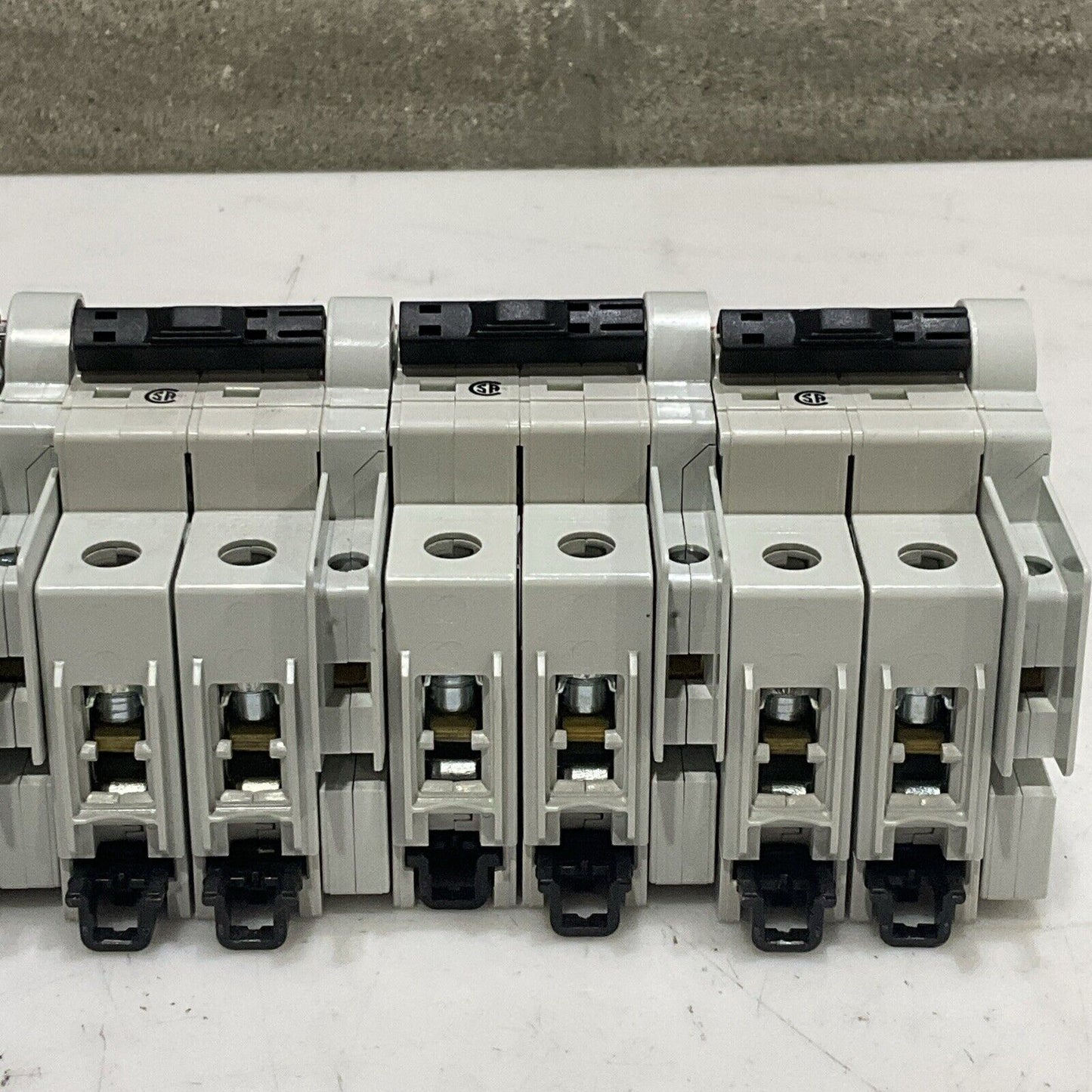 ABB S 203 U K 6 A CIRCUIT BREAKER 2 P 50/60 HZ LOT OF 6 U3S