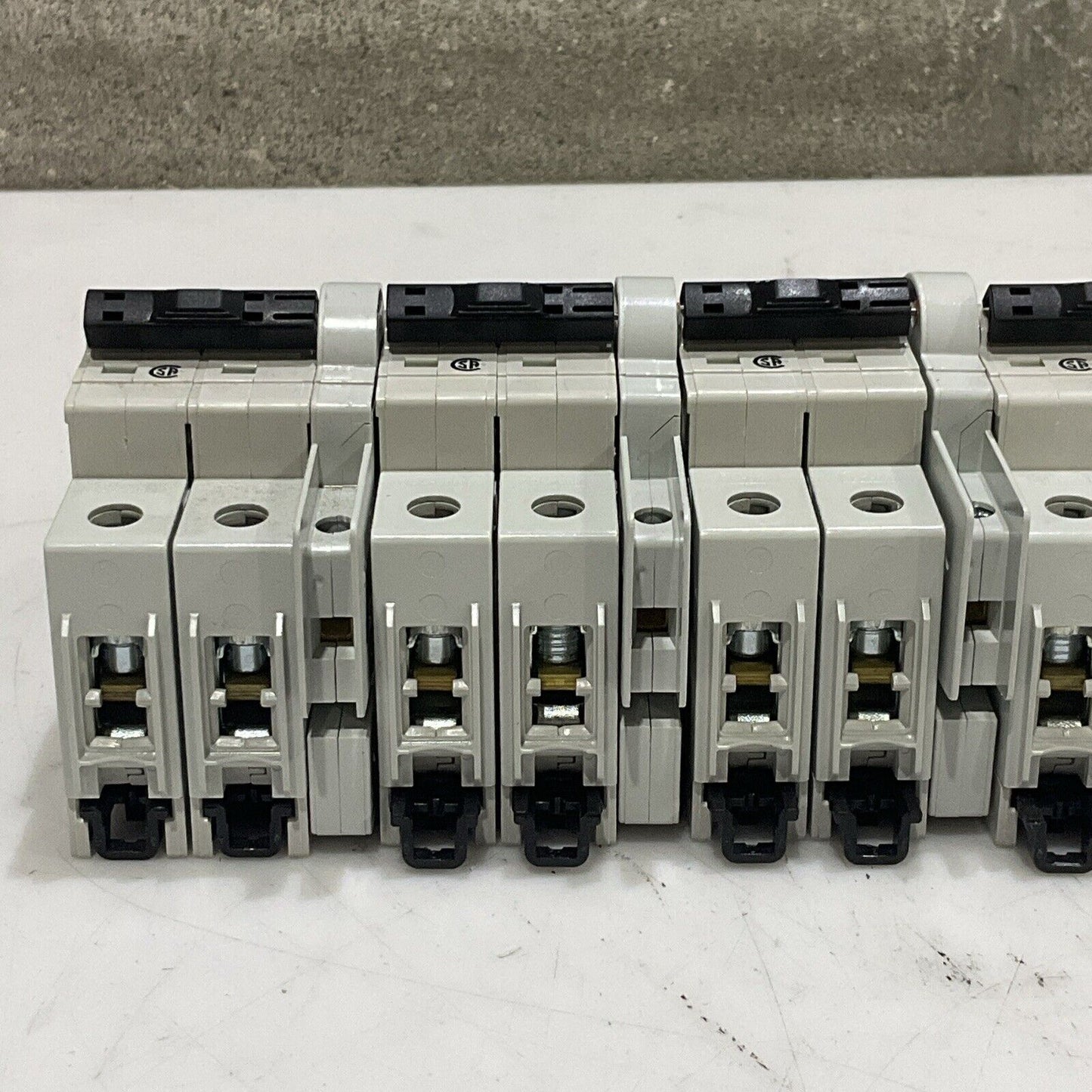 ABB S 203 U K 6 A CIRCUIT BREAKER 2 P 50/60 HZ LOT OF 6 U3S