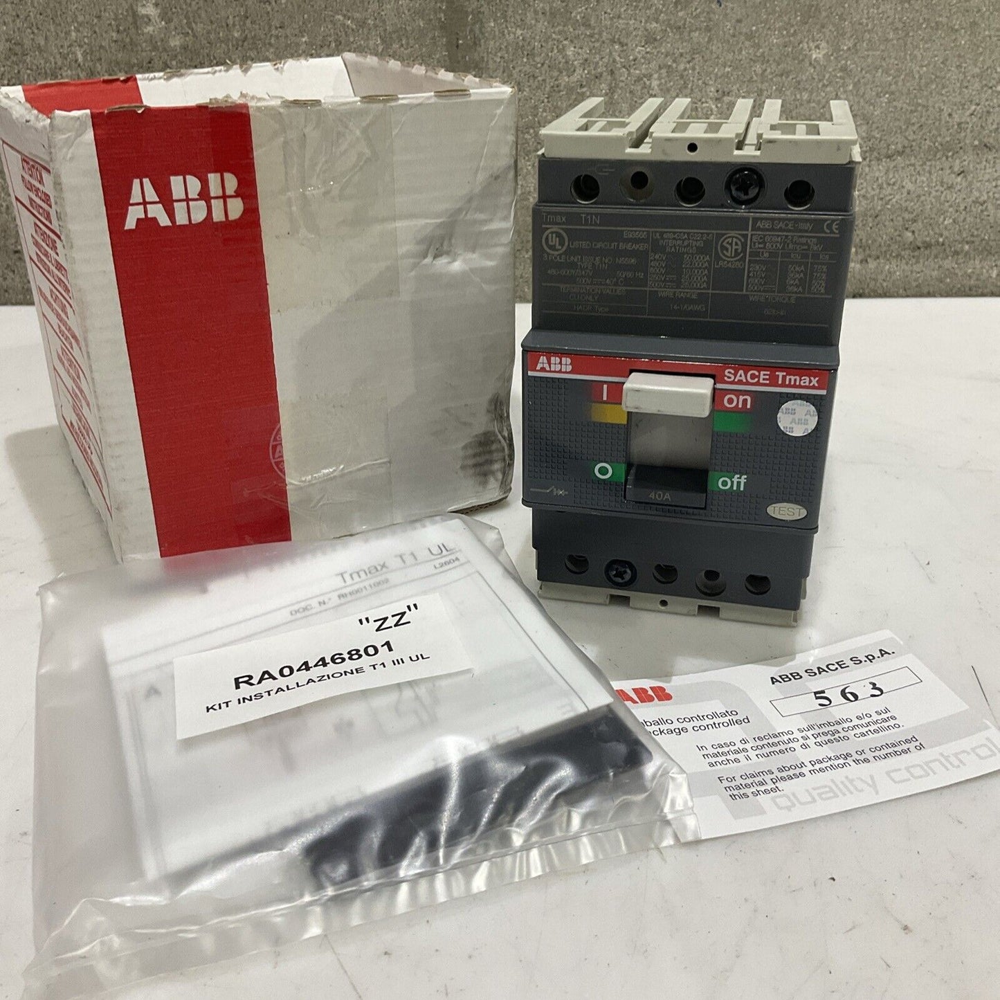 ABB SACE T1N040TL TMAX T1N CIRCUIT BREAKER 40A 3 P 480 VAC TYPE T1N U3S