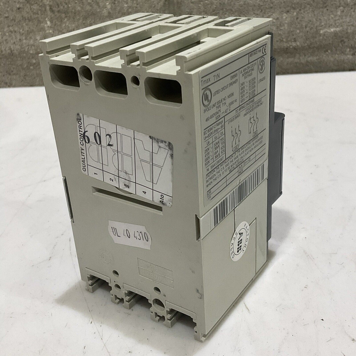 ABB SACE T1N040TL TMAX T1N CIRCUIT BREAKER 40A 3 P 480 VAC TYPE T1N U3S