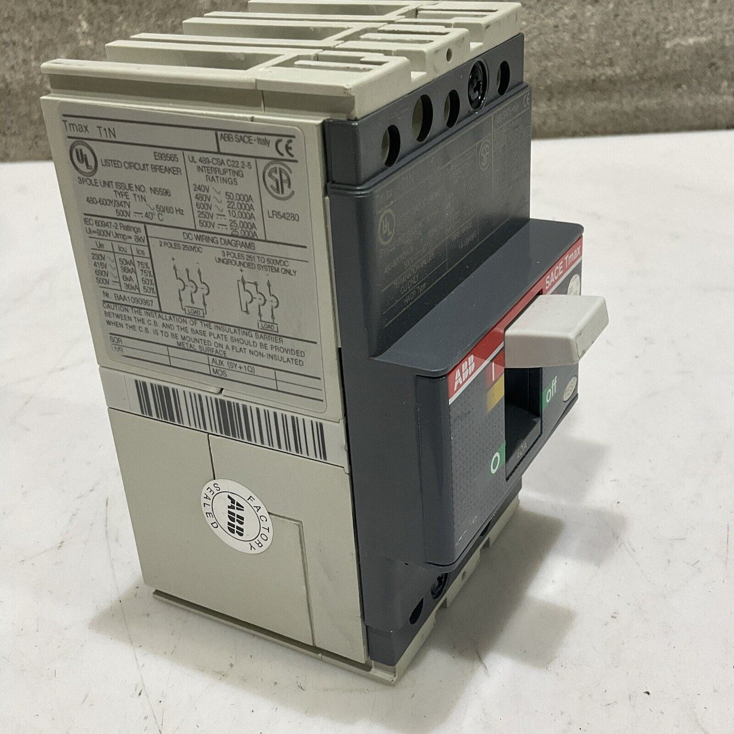 ABB SACE T1N040TL TMAX T1N CIRCUIT BREAKER 40A 3 P 480 VAC TYPE T1N U3S