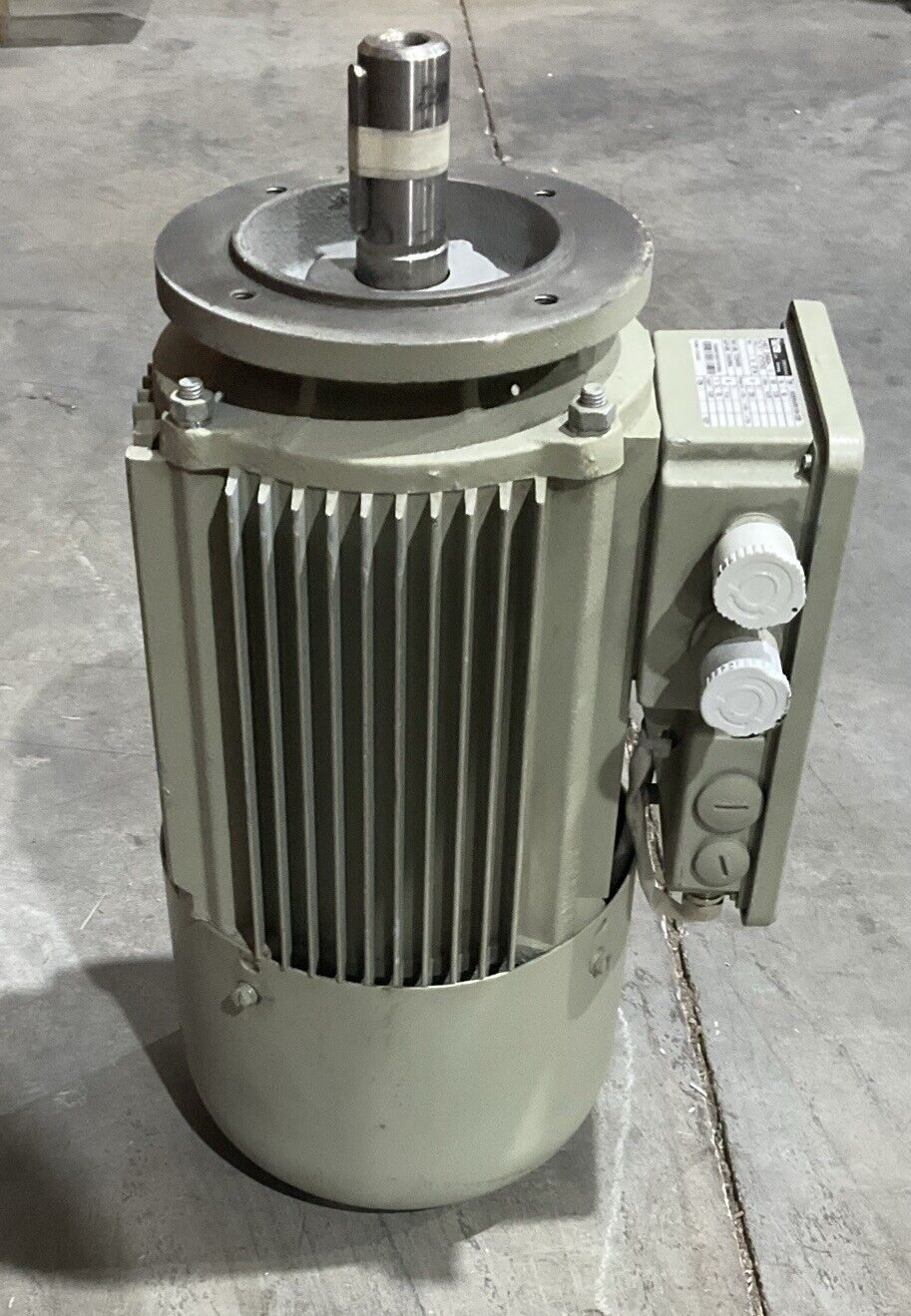 LENZE MDEMARS100-32B DRIVE MOTOR KTY3TKO 3KW 1415RPM 3PH 230V U3S