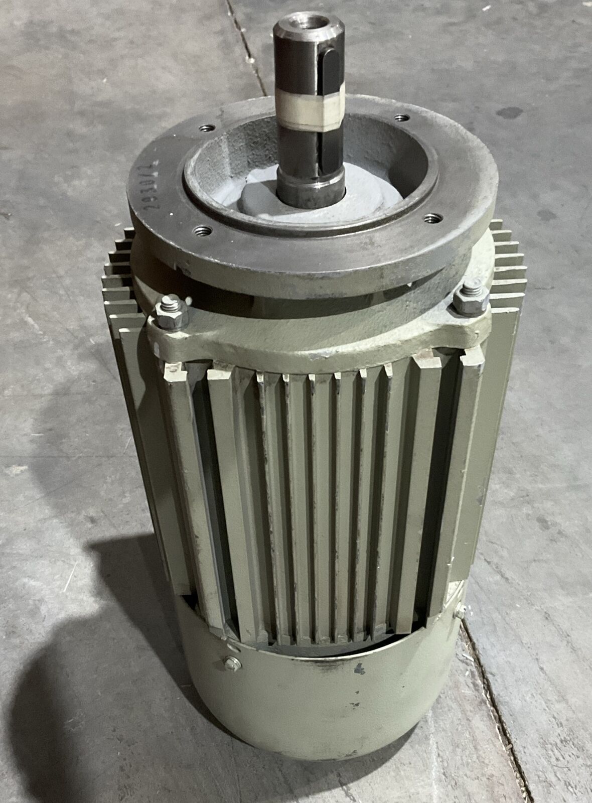 LENZE MDEMARS100-32B DRIVE MOTOR KTY3TKO 3KW 1415RPM 3PH 230V U3S