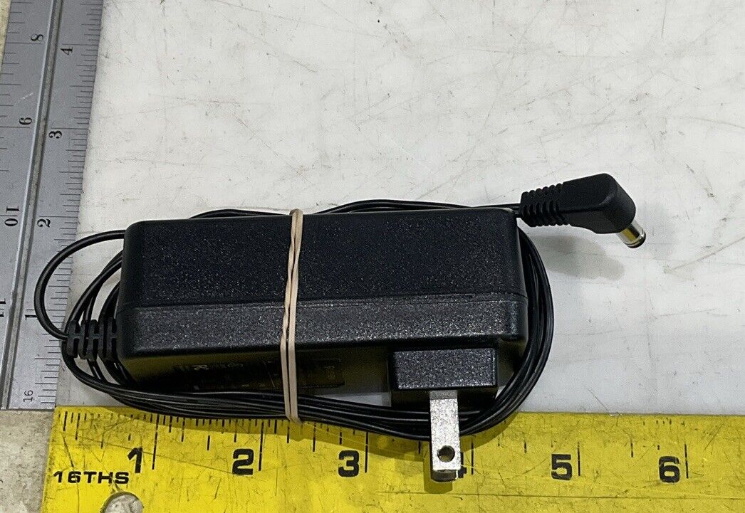 LATHEM 700E CALCULATING ELECTRONIC TIME CLOCK DIGITAL DISPLAY 12VDC/3A U3S