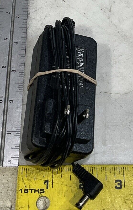 LATHEM 700E CALCULATING ELECTRONIC TIME CLOCK DIGITAL DISPLAY 12VDC/3A U3S