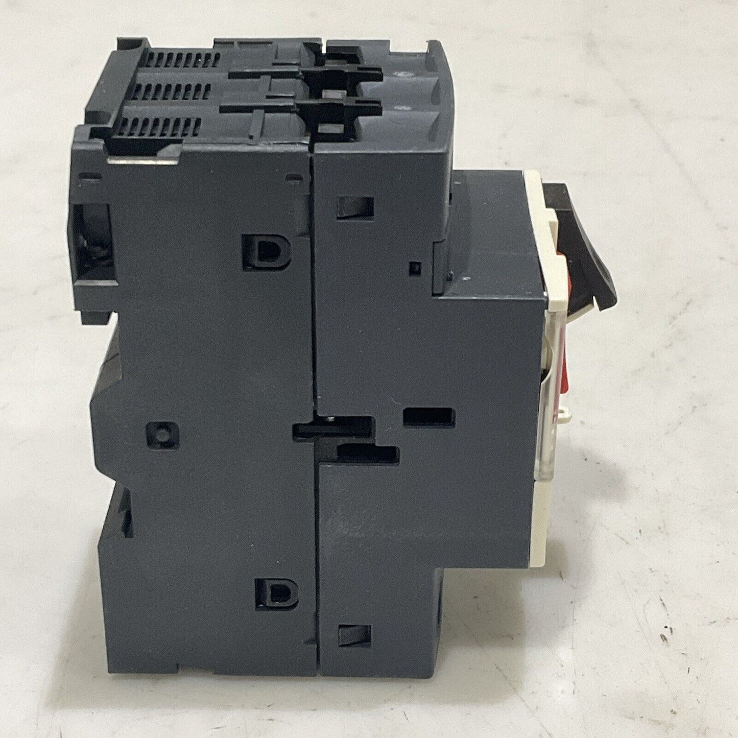 SCHNEIDER ELECTRIC GV2ME06 MOTOR CIRCUIT BREAKER 1-1.6 A 120-600VAC U3S