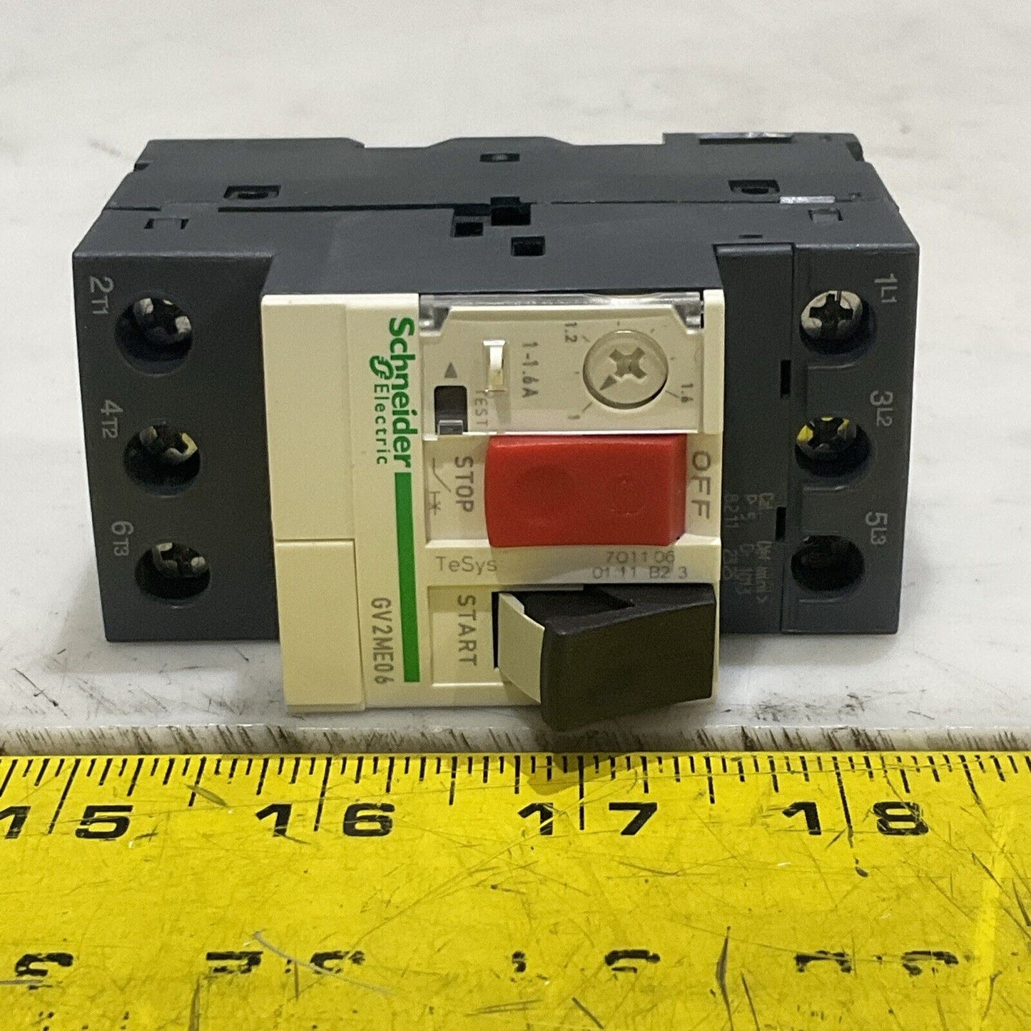 SCHNEIDER ELECTRIC GV2ME06 MOTOR CIRCUIT BREAKER 1-1.6 A 120-600VAC U3S