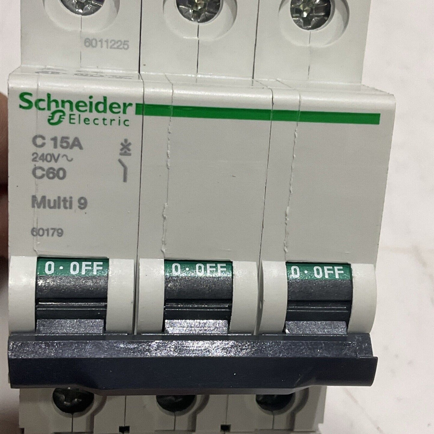 SCHNEIDER ELECTRIC 60179 C15A C60 MULTI 9 MINI CIRCUIT BREAKER 240V 50/60 HZ U3S