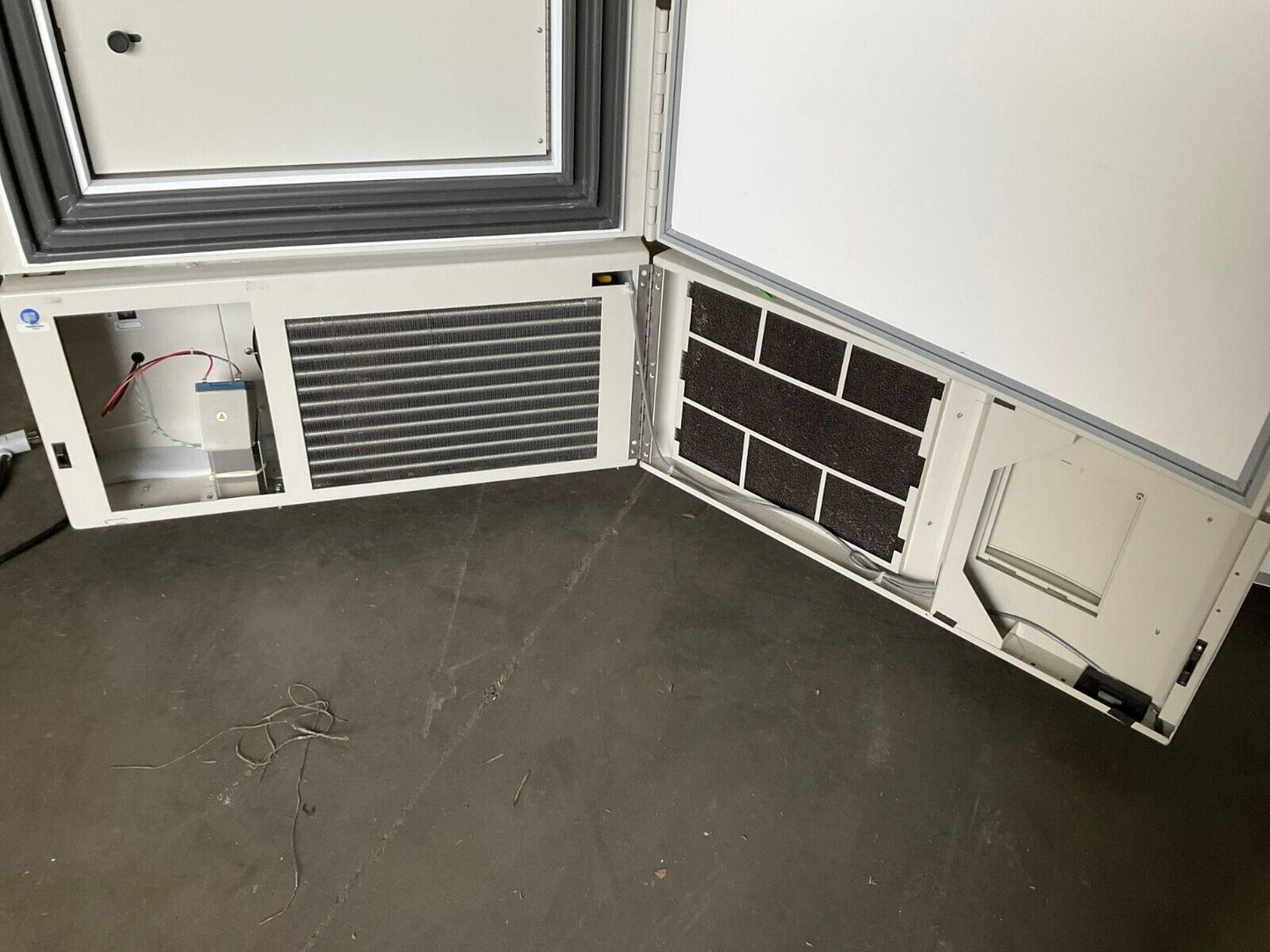 THERMO FISHER SCIENTIFIC FREEZER VWR32040A -40C ULTRA-LOW TEMPERATURE 120V