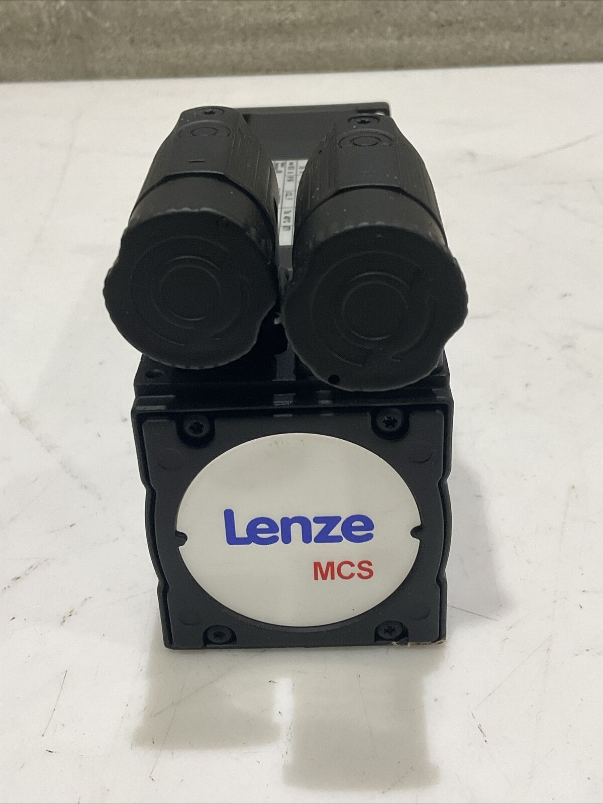 LENZE MCS 06160LRS0P1-A11N-ST5S00N-R2SU SERVO MOTOR 150 V 16 A 6000 RPM U3S