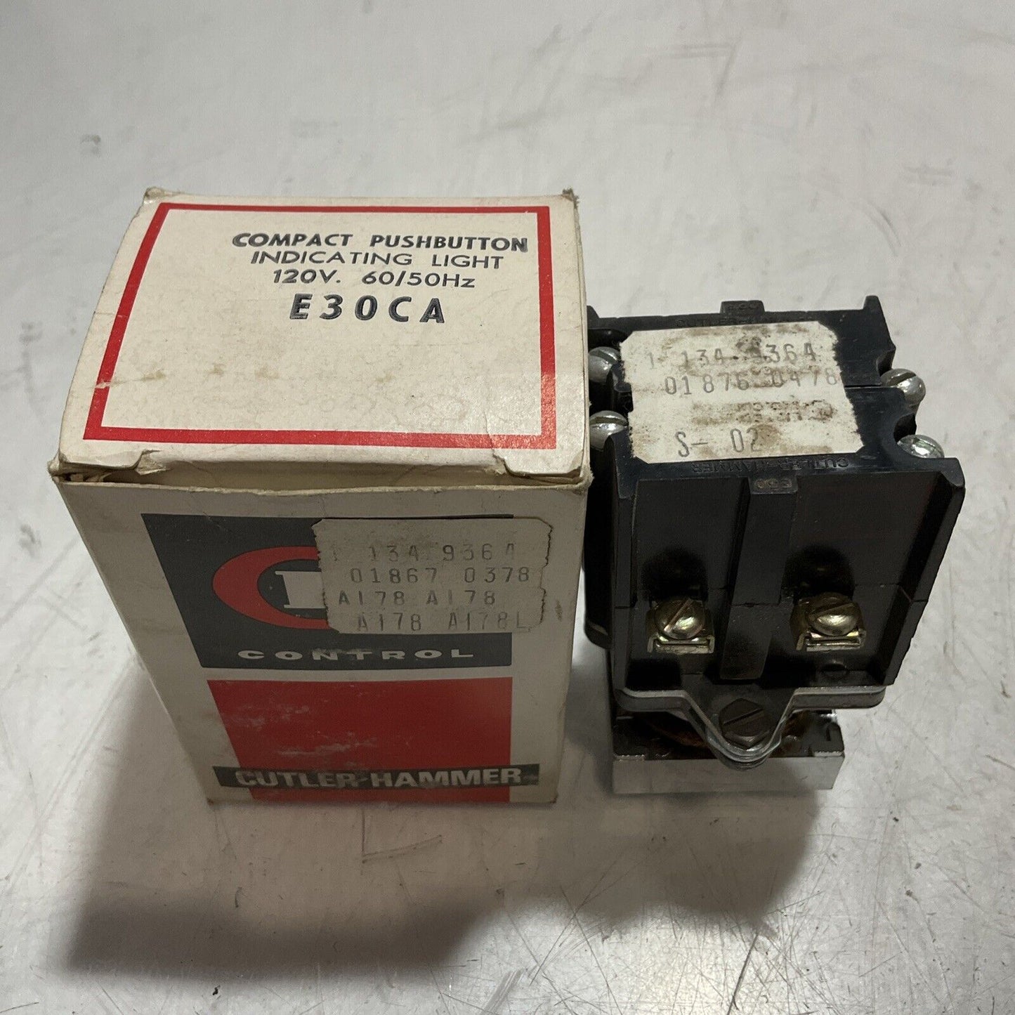 EATON- CUTLER  HAMMER  E30CA   COMPACT  PUSHBUTTON INDICATING LIGTH U3S