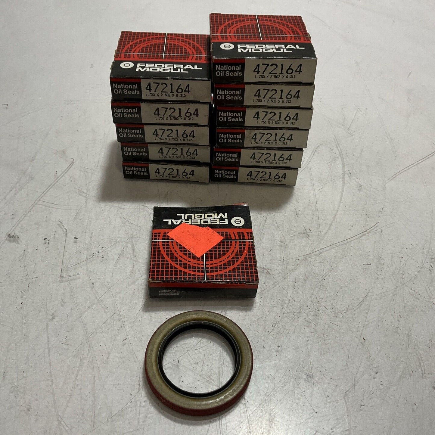 FEDERAL  MOGUL  472164  NATIONAL  OIL SEALS  LOT OF  12  U3S