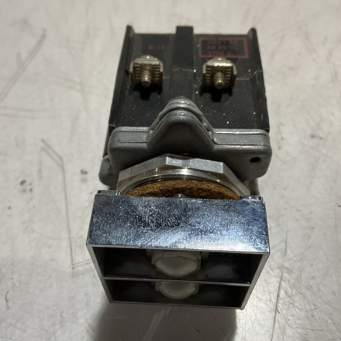 EATON- CUTLER  HAMMER  E30CA   COMPACT  PUSHBUTTON INDICATING LIGTH U3S