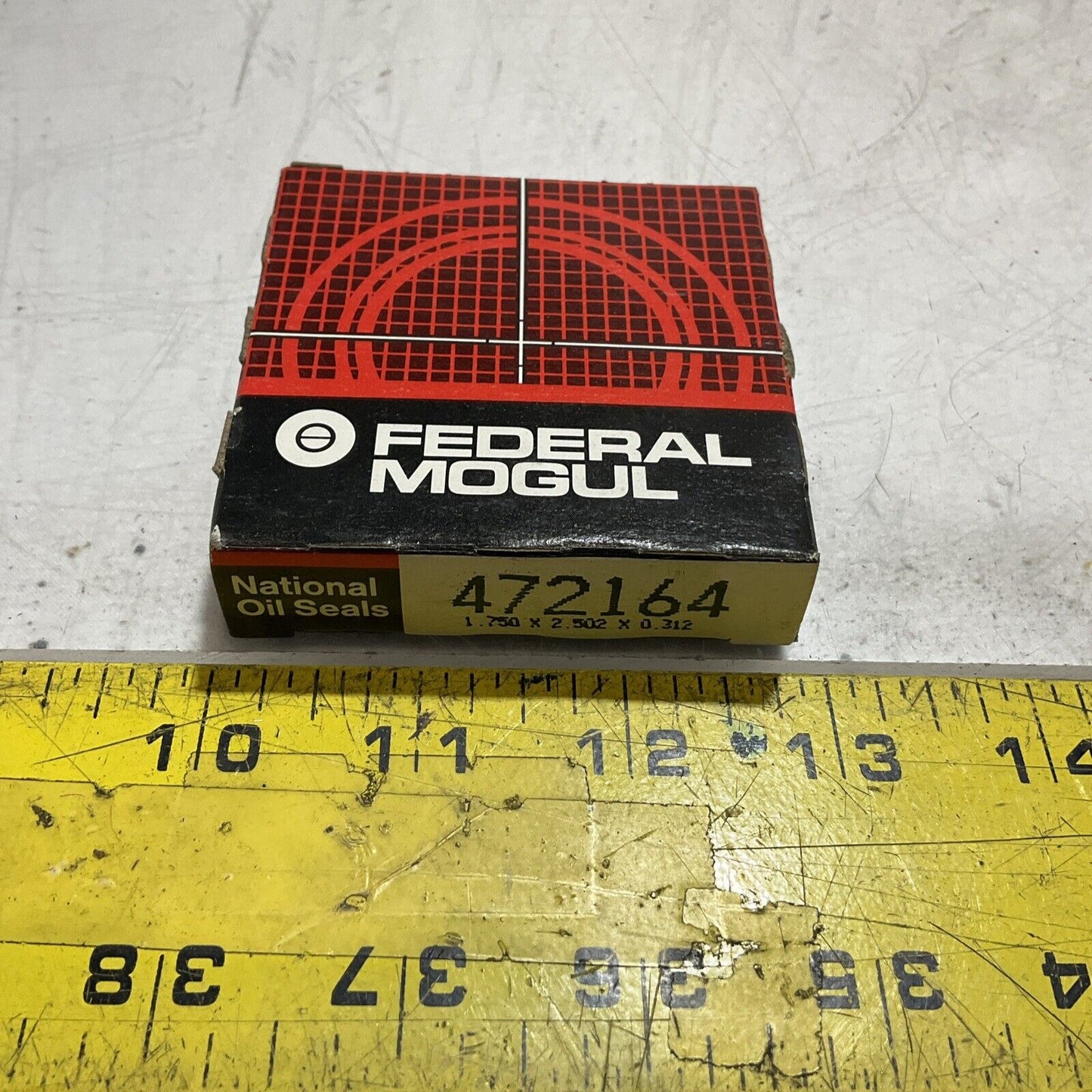 FEDERAL  MOGUL  472164  NATIONAL  OIL SEALS  LOT OF  12  U3S