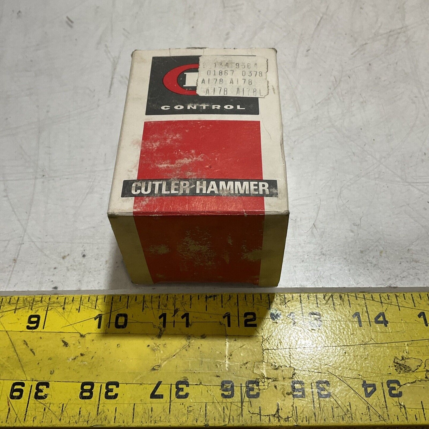 EATON- CUTLER  HAMMER  E30CA   COMPACT  PUSHBUTTON INDICATING LIGTH U3S