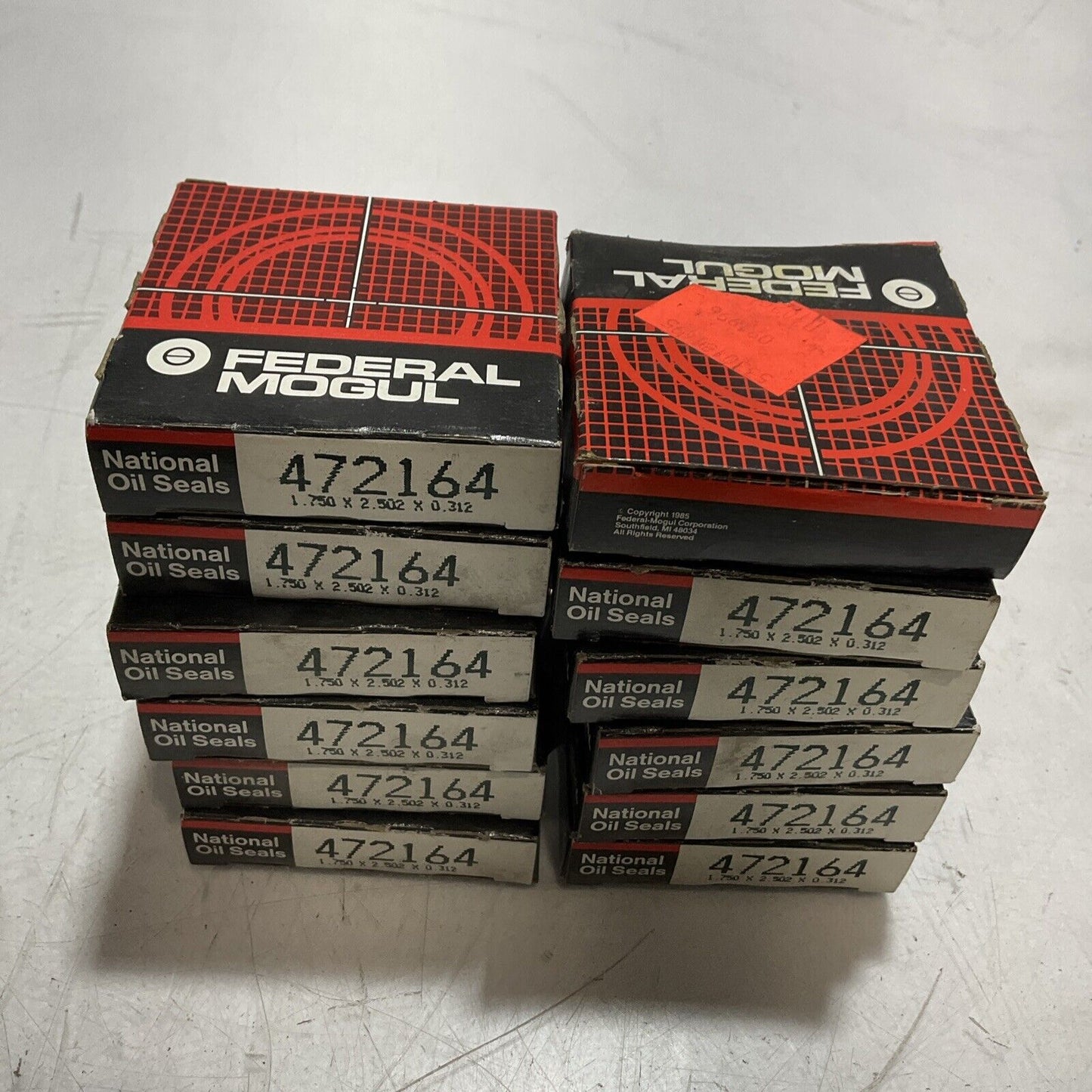 FEDERAL  MOGUL  472164  NATIONAL  OIL SEALS  LOT OF  12  U3S